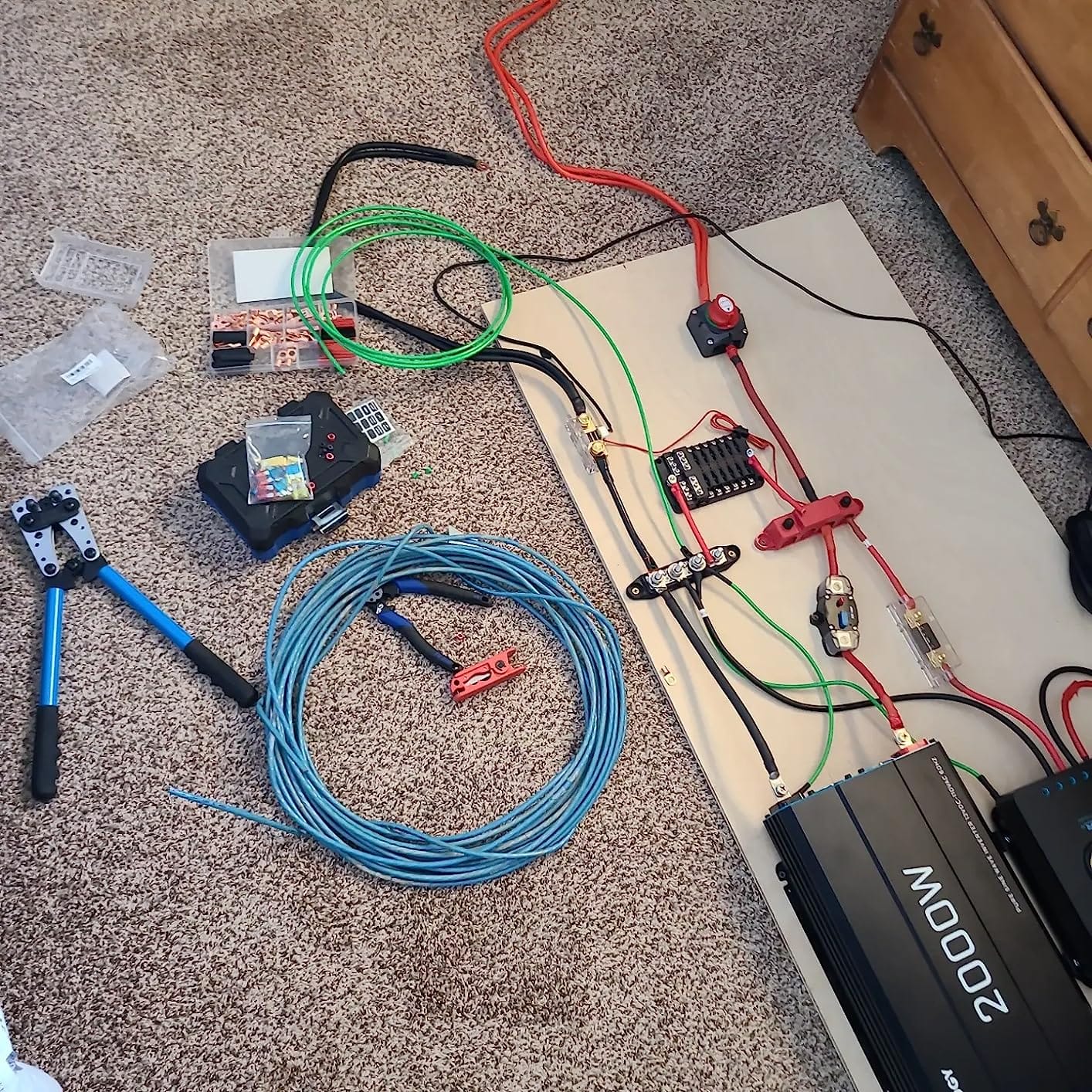 Renogy 400Watt Premium Solar Kit with 40A MPPT Charge Controller | 4x100W monocrystalline panels. 40A MPPT charge controller. Includes Bluetooth module, Z-brackets, cables, adaptor kit. customer photo 1