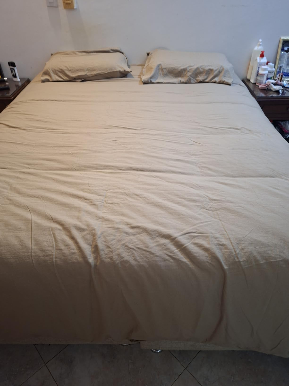 EASELAND Queen Size Down Alternative Comforter - Quilted Duvet Insert for All Seasons, Soft Lightweight with Corner Tabs, Summer Winter Warm Bedding, White 88×88 Inches customer photo 1