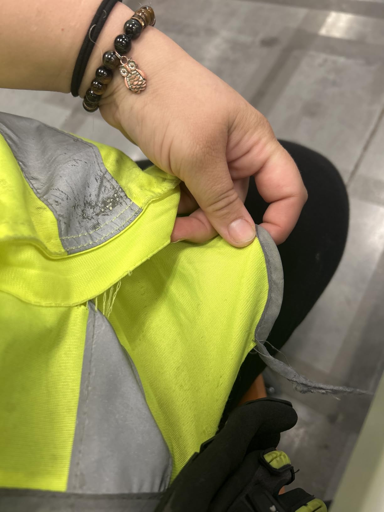 XIAKE 9 Pockets Class 2 High Visibility Reflective Safety Vest for Men Women, Meets ANSI/ISEA Standard customer photo 2