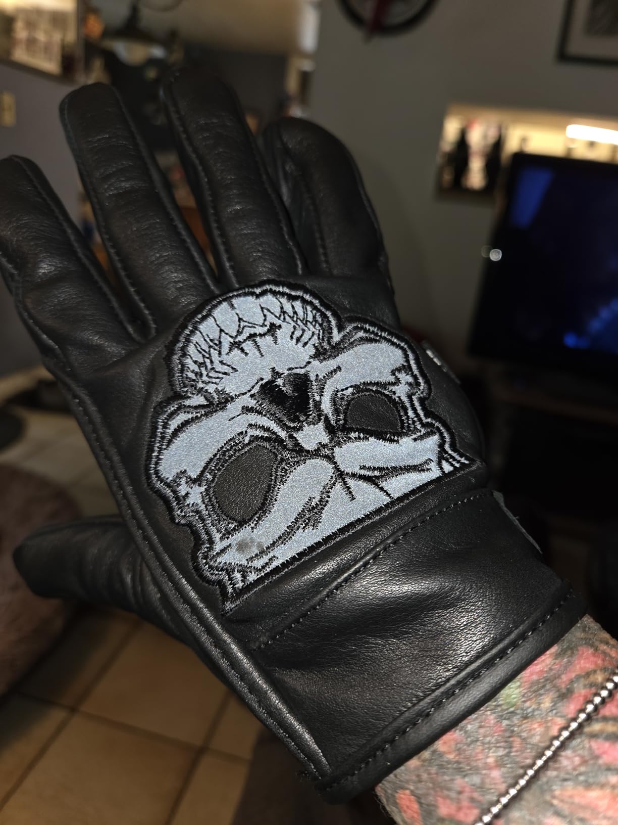 Milwaukee Leather Men's Black Leather 'Reflective Skull' Motorcycle Hand Gloves W/Gel Padded Palm MG7570 customer photo 2
