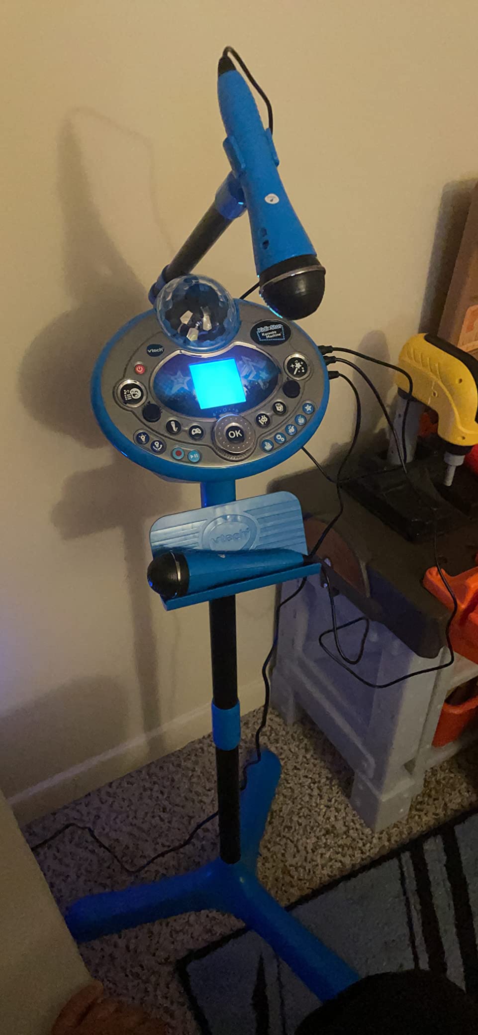VTech Kidi Star Karaoke Machine Deluxe, 2 Microphones with AC Adapter, Pink customer photo 2