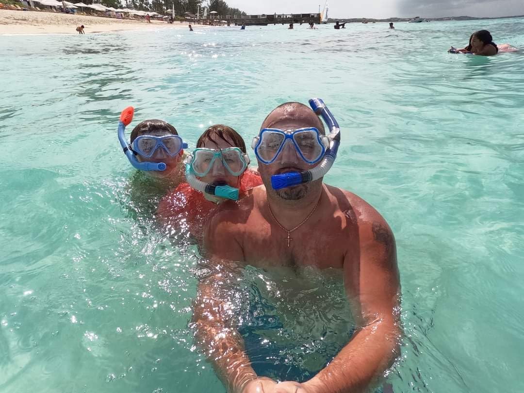 Greatever Snorkeling Gear for Adults Kids, Dry Snorkel Mask Set Anti-Fog customer photo 2