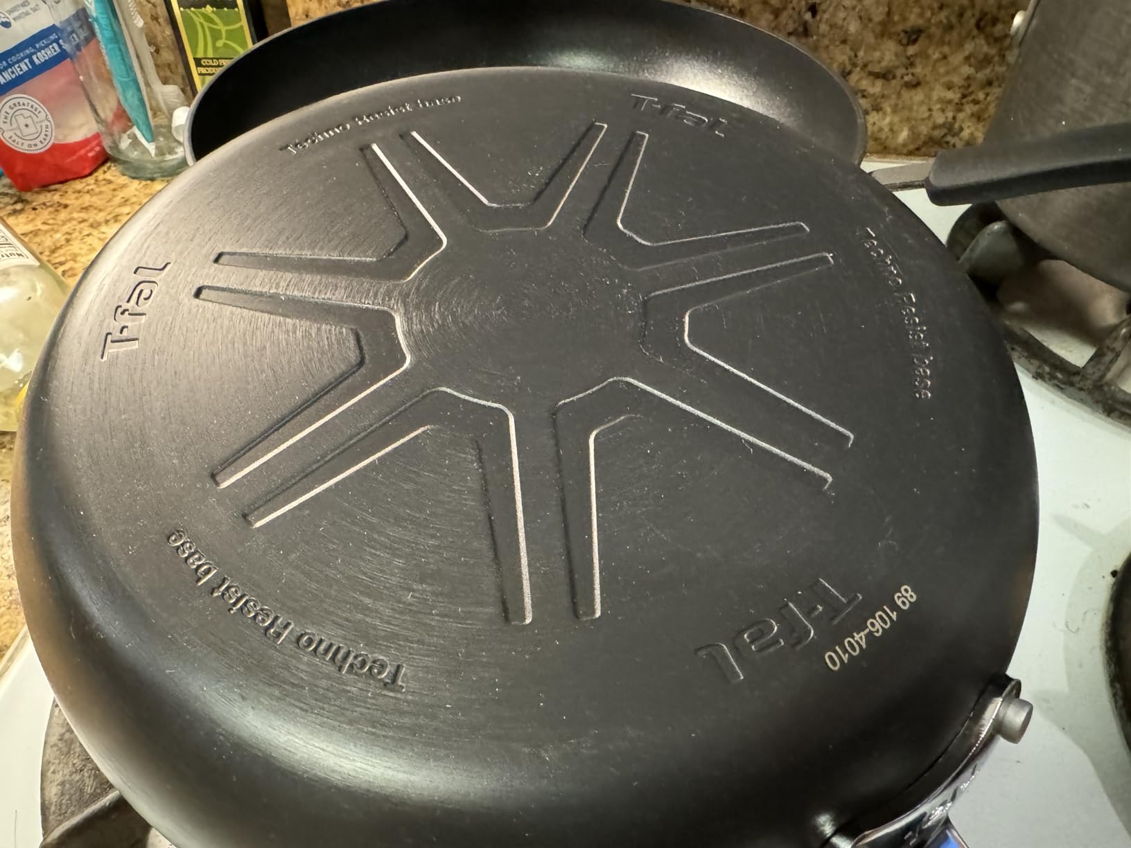 T-fal Ultimate Hard Anodized Nonstick Fry Pan Set 2 Piece, 10, 12 Inch, Oven Broiler Safe 400F, Cookware, Pots and Pans Set Non Stick, Kitchen Frying Pans, Cooking Skillets, Dishwasher Safe, Grey customer photo 1