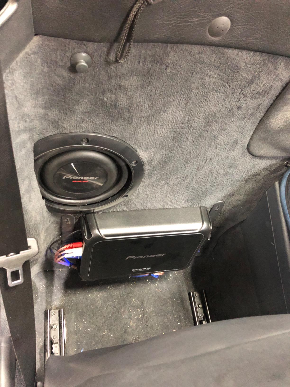 Pioneer GM-D9705 GM Series 2,000-Watt 5-Channel Class D Amp customer photo 2