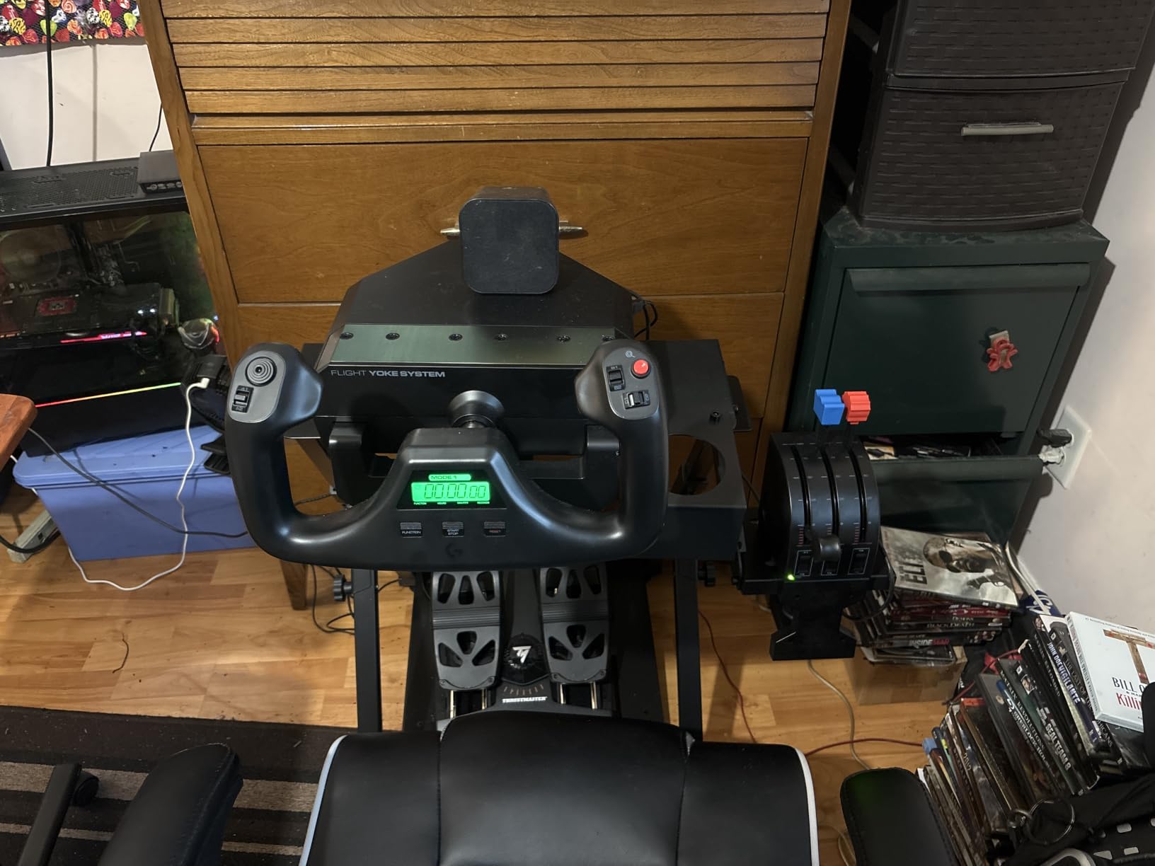 Logitech G PRO Flight Yoke System, Professional Simulation Yoke and Throttle Quadrant, 3 Modes, 75 Programmable Controls, Configurable Knobs, Steel Shaft, USB, PC - Black customer photo 2