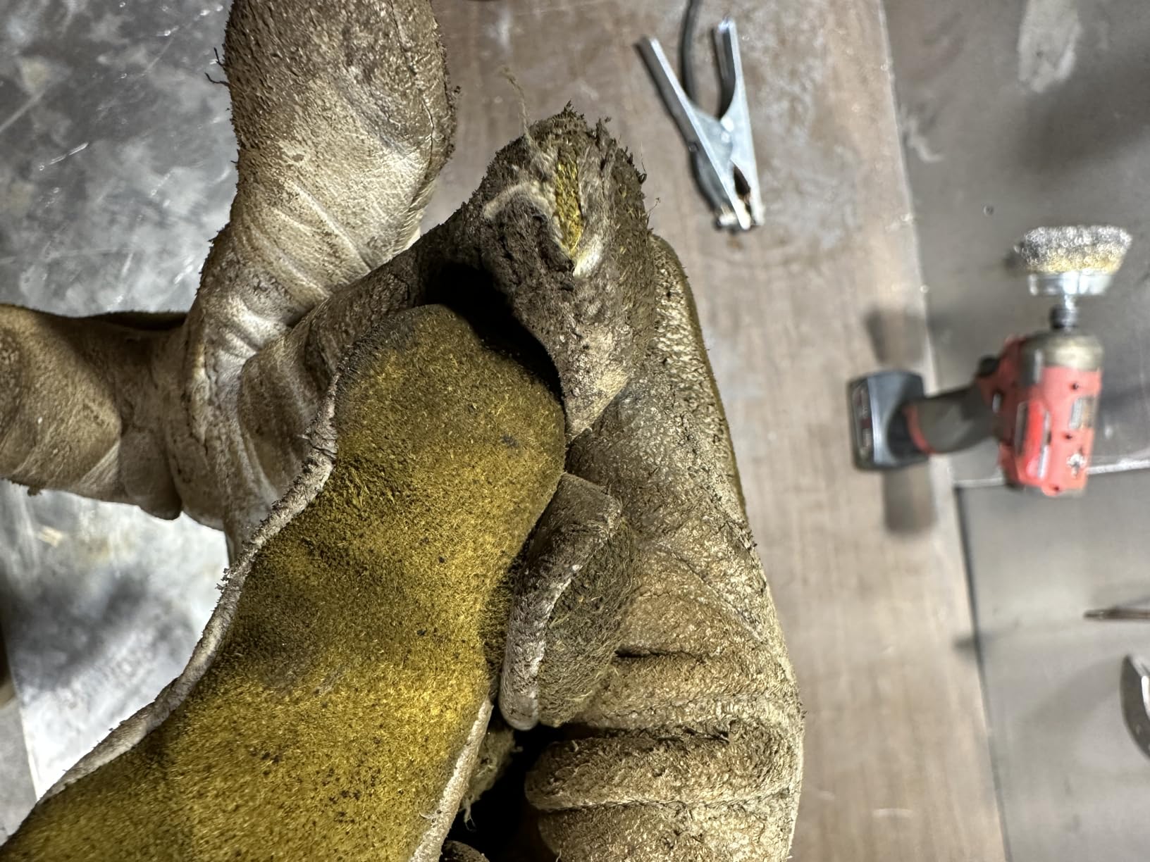 Caiman Premium Goat Grain TIG/Multi-Task Welding Gloves, Split Cowhide Back, 4-Inch Extended Cuff, White/Gold, Large (1540-5) customer photo 1