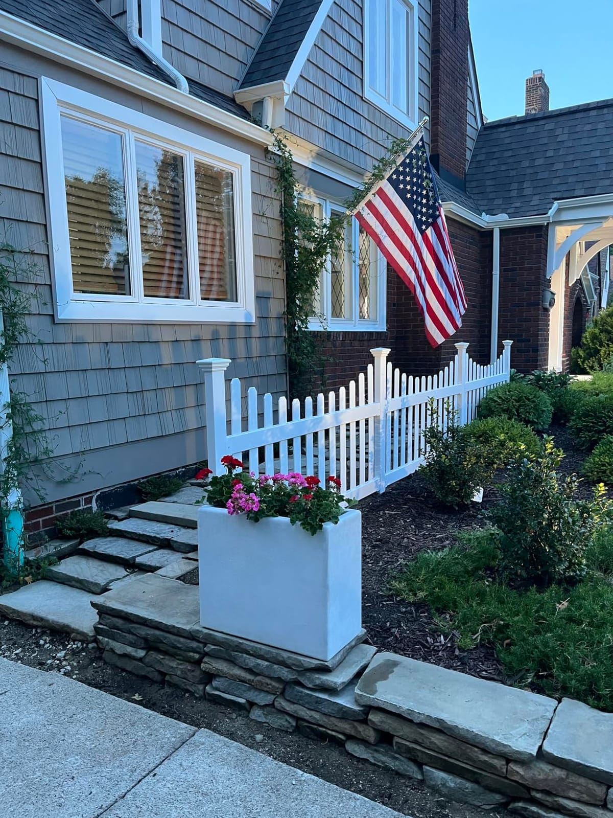 WamBam All American Scalloped Picket Fence, White Vinyl DIY No Dig Kit | 3.5ftH x 6ftW, 1 Panel + 1 Post, ZP19041 customer photo 1