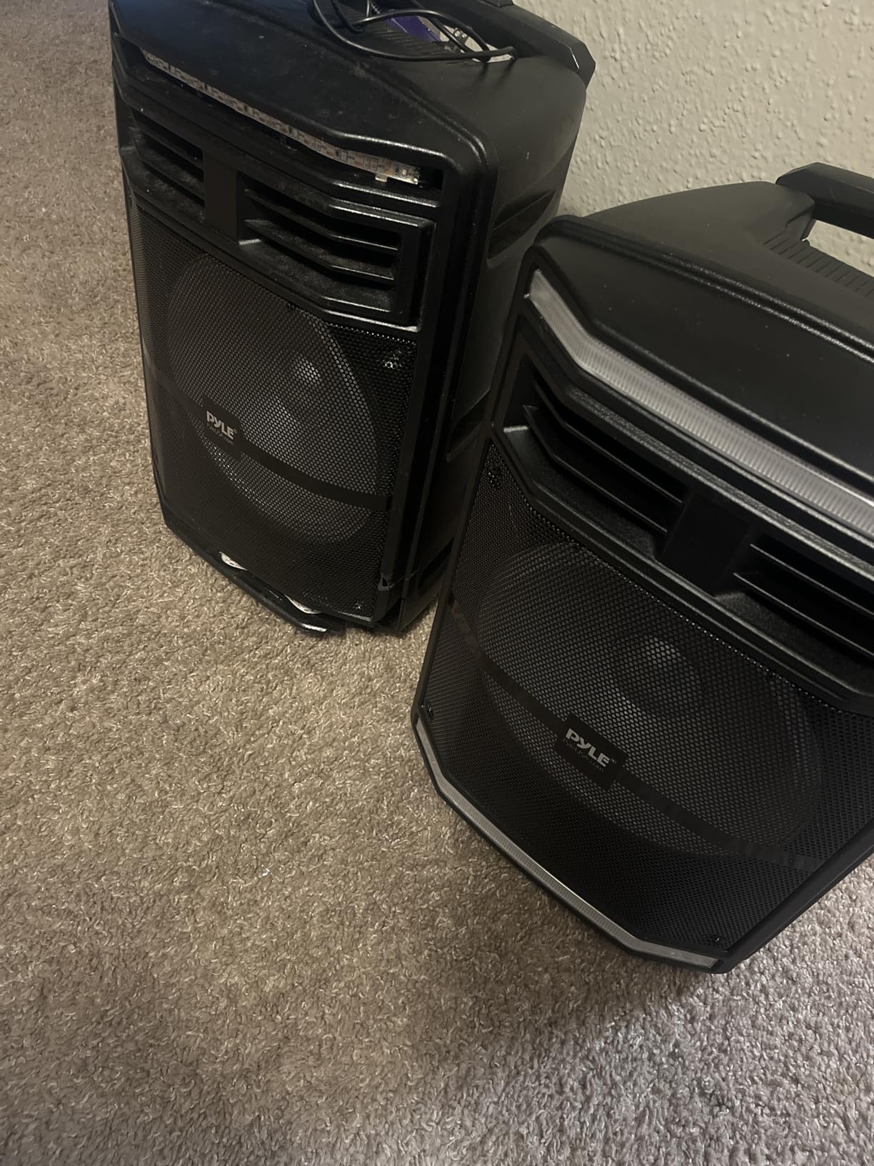 Pyle Portable Bluetooth PA Speaker System - 600W with Rechargeable Battery and Party Lights customer photo 2