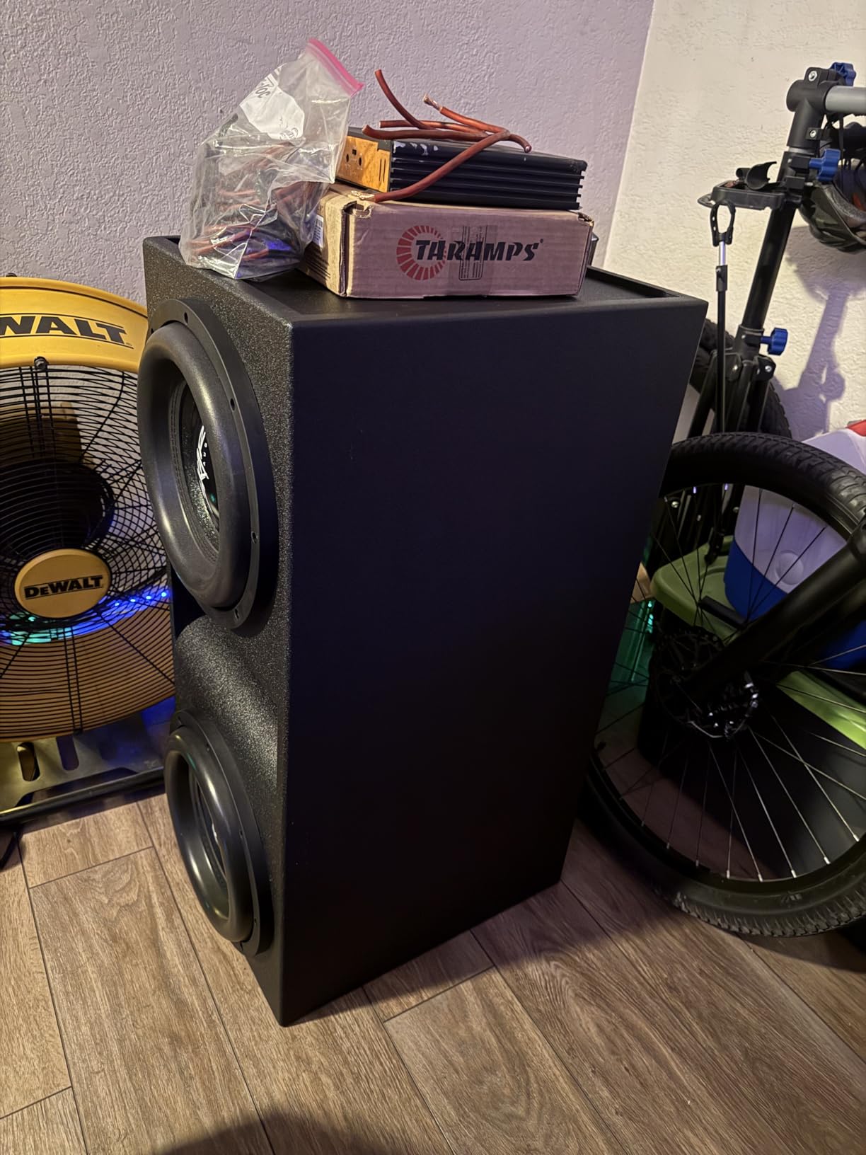 Skar Audio AR1X12V Single 12