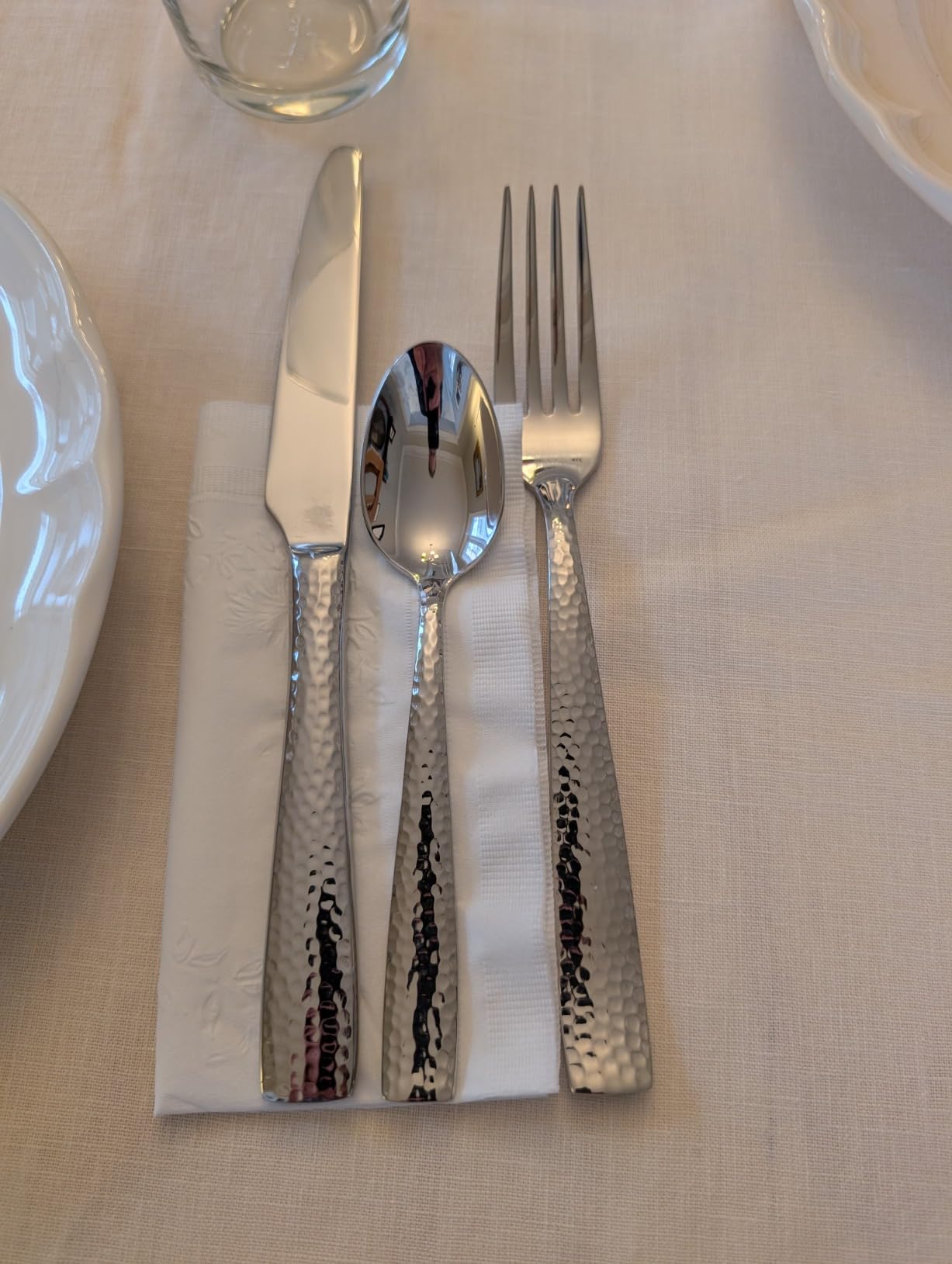 Hudson Essentials 40-Piece Hammered Stainless Steel 18/10 Flatware Silverware Set, Service for 8 customer photo 1