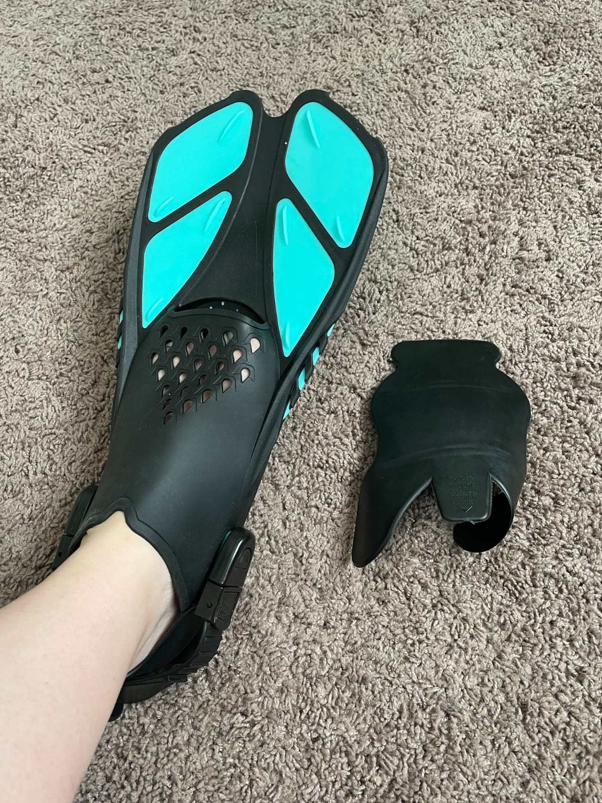 Snorkeling Gear for Adults, Panoramic Mask Anti-Fog & Dry Snorkel customer photo 1