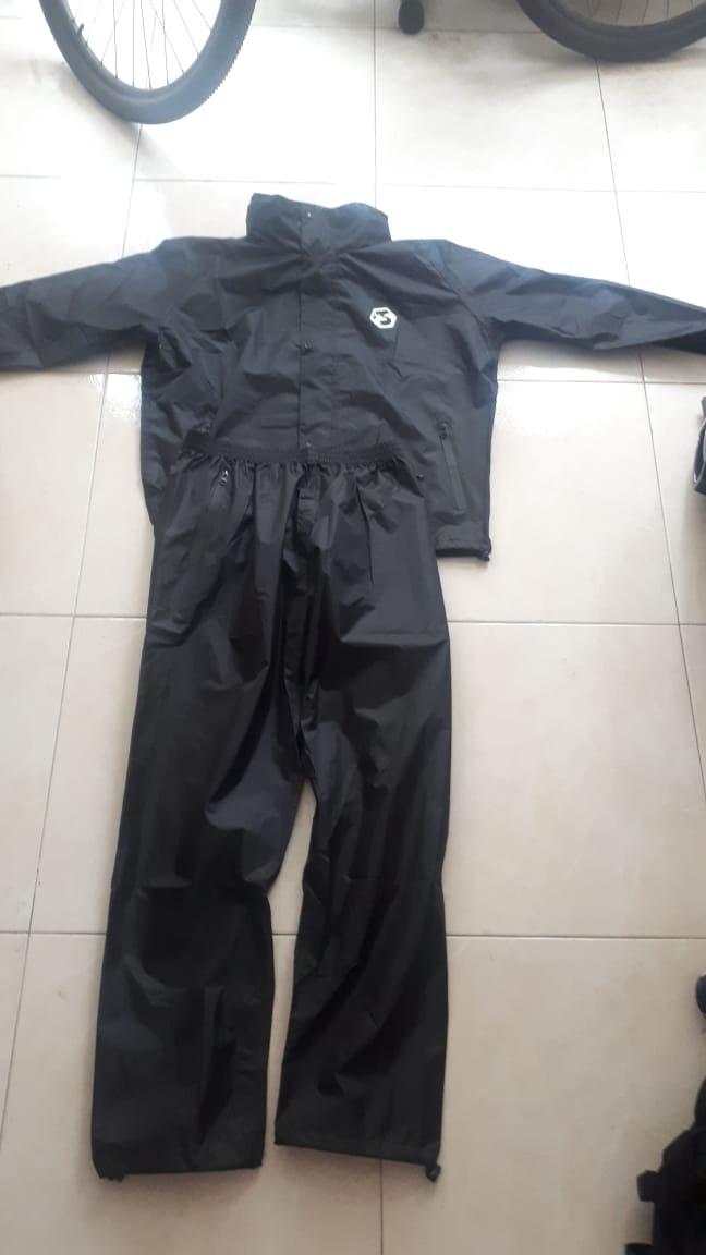 Foxelli Waterproof Rain Suit - Durable Breathable Lightweight Rainwear for Men & Women Perfect for Motorcycle Golf Fishing customer photo 1