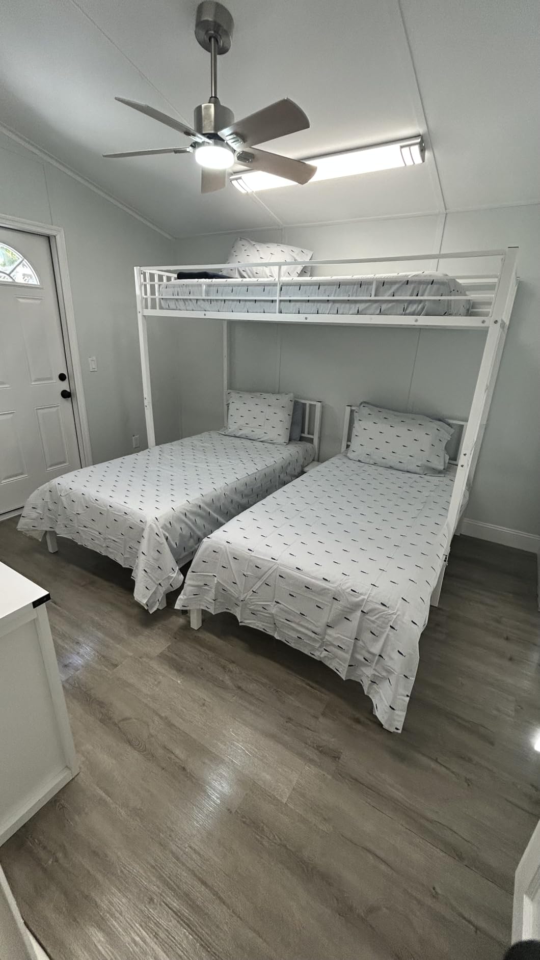 Nautica - Queen Size Sheet Set, Crisp Cotton Percale Bedding with Matching Pillowcases, Lightweight & Breathable, Deep Pocket (Buoy Line Grey) customer photo 2