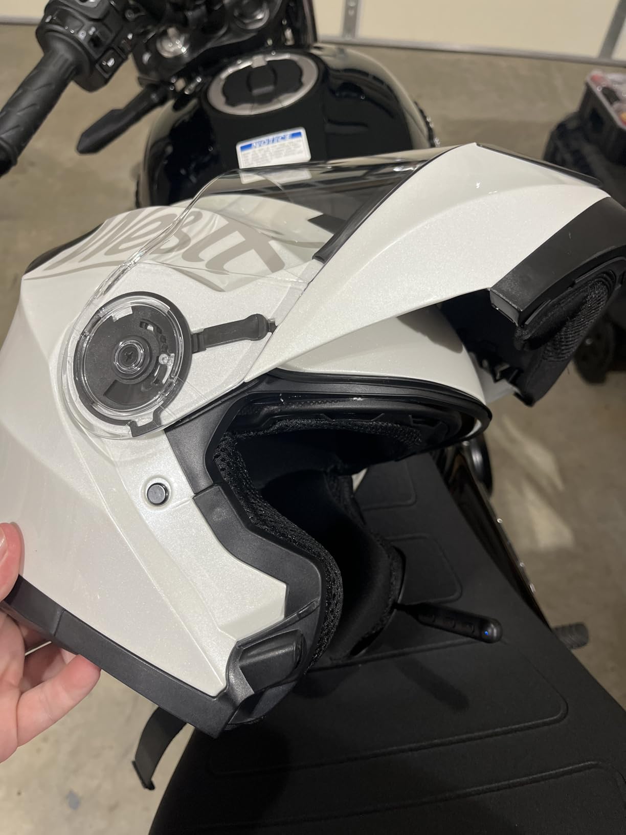 Motorcycle Helmet Bluetooth Headset Speakers with Good Sound,Loud,50 Hours Use,Large Button for Gloves,Fast and Stable Connection,Answer Automatically,Voice Assistant,IPX7 Waterproof,Easy Install customer photo 2