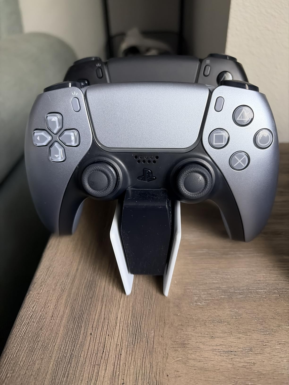 PlayStation 5 DualSense Charging Station customer photo 1