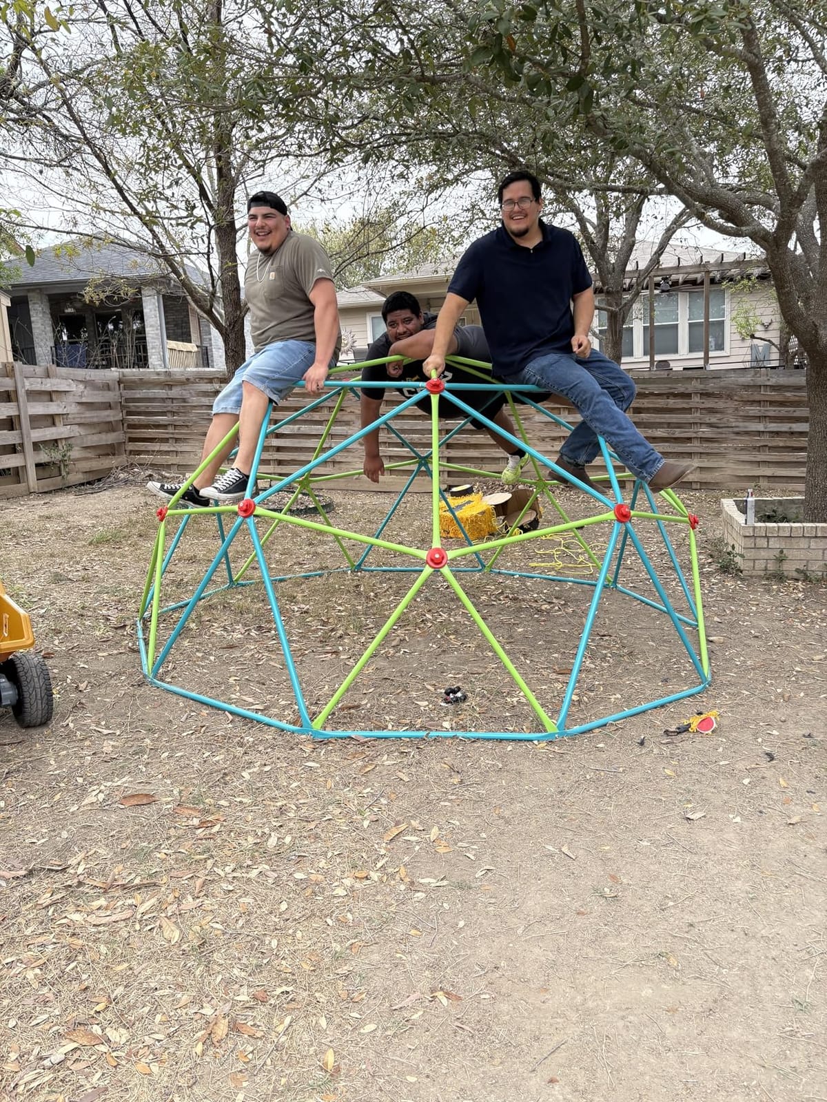 Zupapa 10FT Climbing Dome, Outdoor Jungle Gym for Kids with Climbing Grip - Geometric Dome Climber Supports 1000LBS Outdoor Playset and Easy Assembly Outdoor Play Equipment for Kids (Green, 10FT) customer photo 1