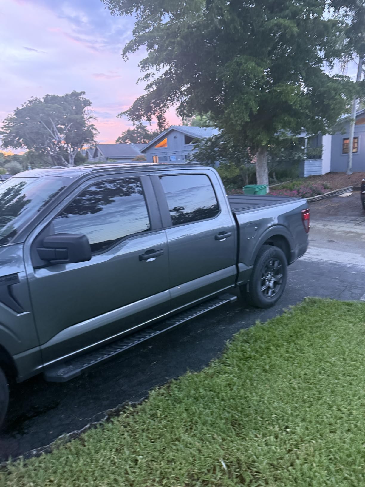 COMNOVA Pair Running Board Nerf Bar Compatible with 15-26 Ford F150 Superduty Crew Cab (4 Full Size Doors) Rocker Slider Side Steps, Width 6 Inches V Style with OE Style Brackets customer photo 2