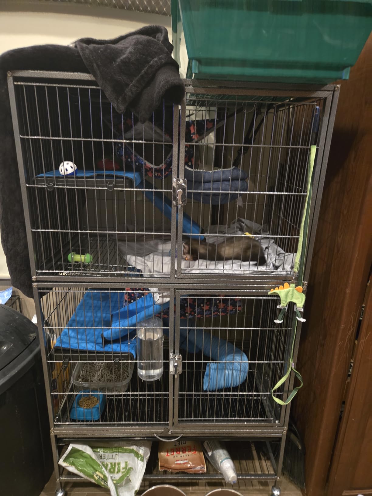 Yaheetech 54'' Rolling Ferret Cage Large 4-Tiers Chinchilla Cage Small Animal Cage for Adult Rats/Guinea Pigs/Chinchilla/Sugar Glider w/ 2 Removable Ramps/Hammock, Black customer photo 1
