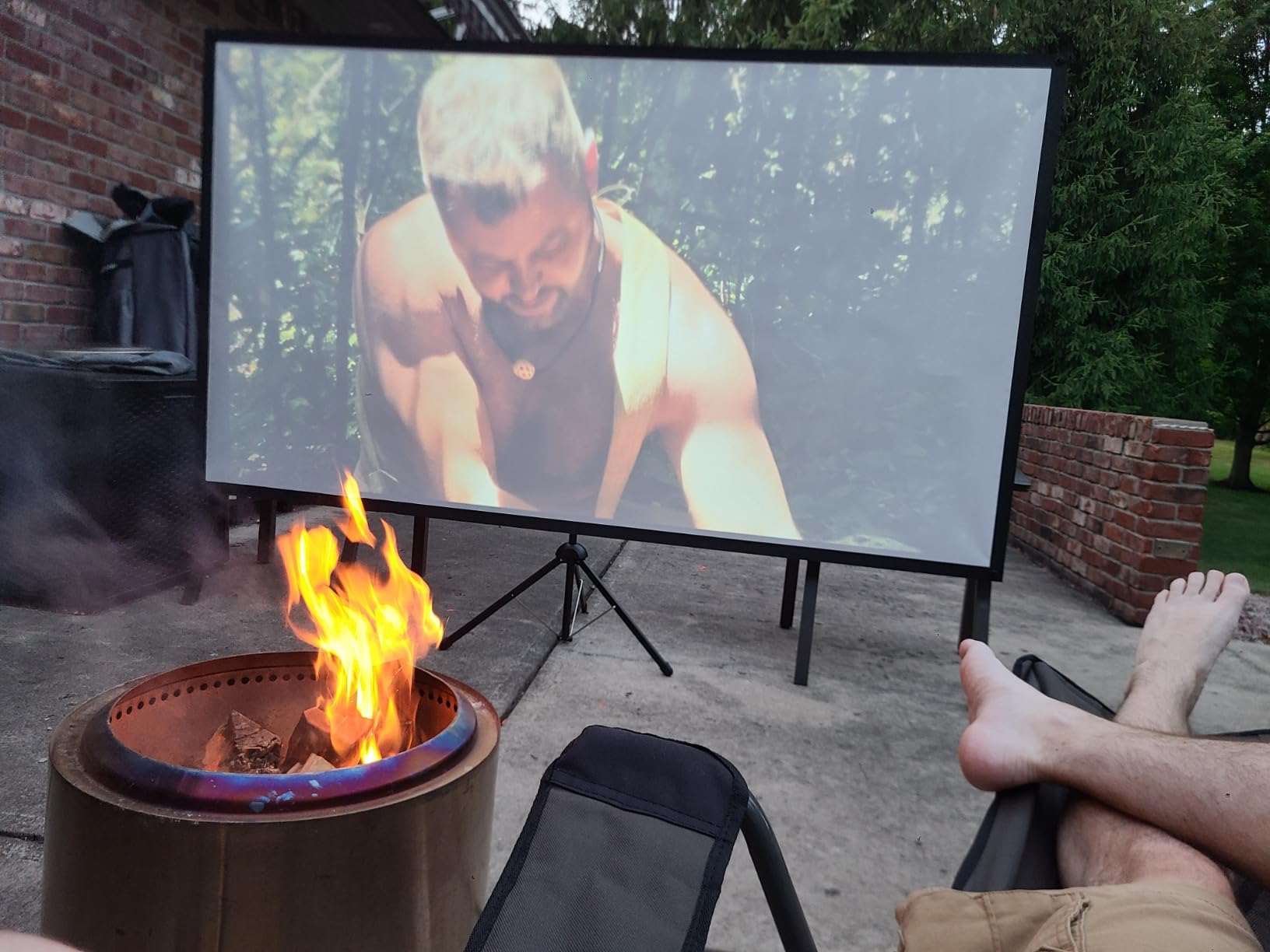 Portable Projector Screen with Stand, Outdoor Movie Screen, 80 Inch 16:9, Light-Weight, Mobile and Compact, Easy Setup and Carrying, Projection Screen with 1.2 Gain Glass Fiber, Idea for Home Cinema. customer photo 2