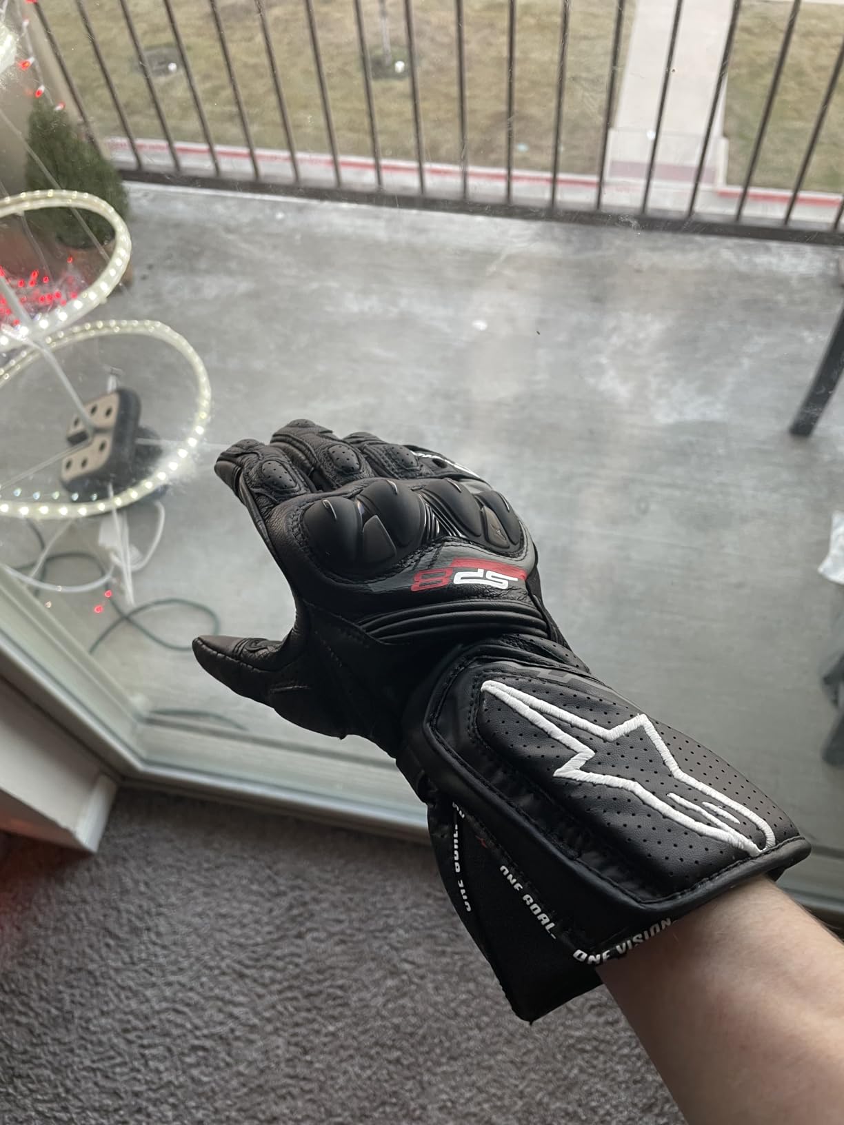 Alpinestars SP-8 V3 Gloves, Full Gauntlet Leather, CE-Certified, Race-Inspired Fit, Knuckle Protection, Reinforced Palm, Multi-Panel Construction customer photo 1