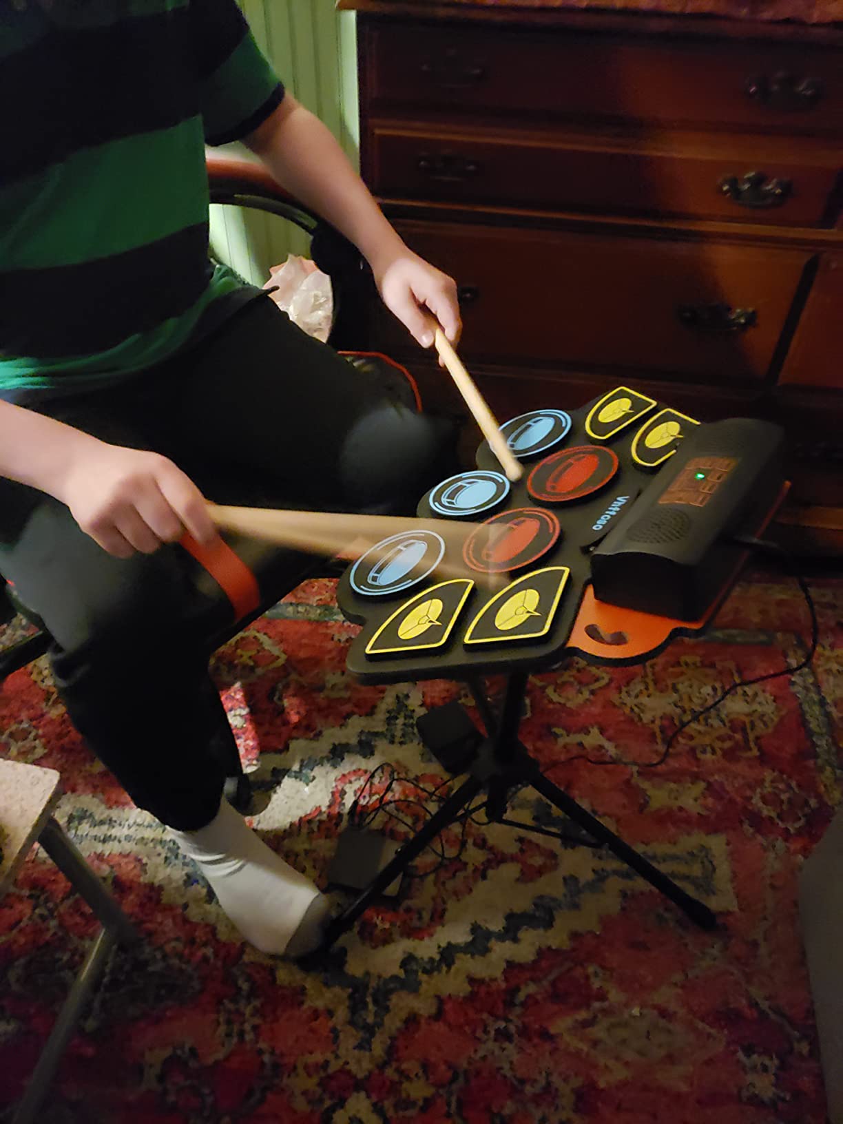 Electric Drum Set for Kids, Electronic Drum Pad with Light Up Drumsticks and Drum Stand, Built-in Double Speakers and Rechargeable Battery, Kids Drum Set with LED Drumsticks, 9 Pads Digital Drum Kit customer photo 2