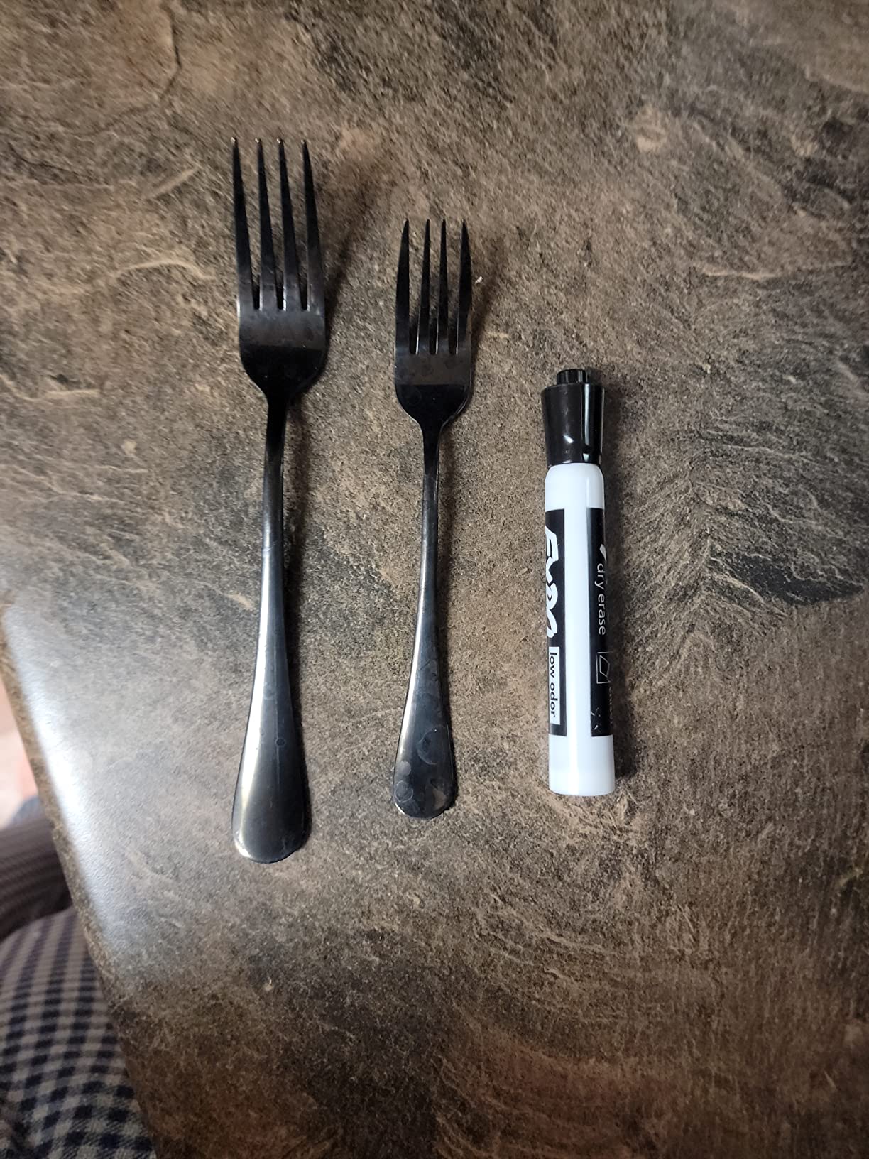LIANYU 30 Piece Matte Black Silverware Set, Satin Finish Black Flatware Cutlery Set for 6, Stainless Steel Kitchen Utensil Tableware for Home Restaurant Party, Dishwasher Safe customer photo 1