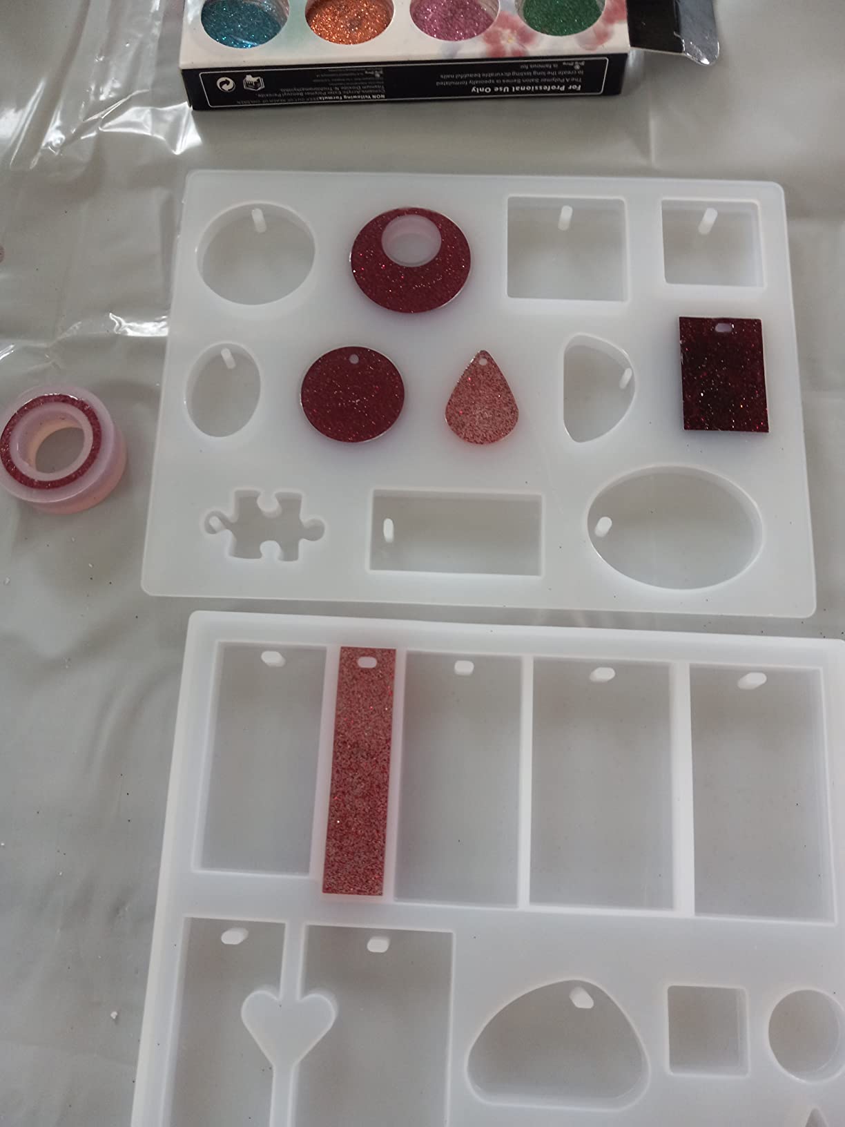 IGaiety Resin Jewelry Making Kit with Silicone Molds, 278PCS Starter Set | Reusable Silicone Molds with Smooth Release, Durable Jewelry Findings and Colorful Embellishments customer photo 1