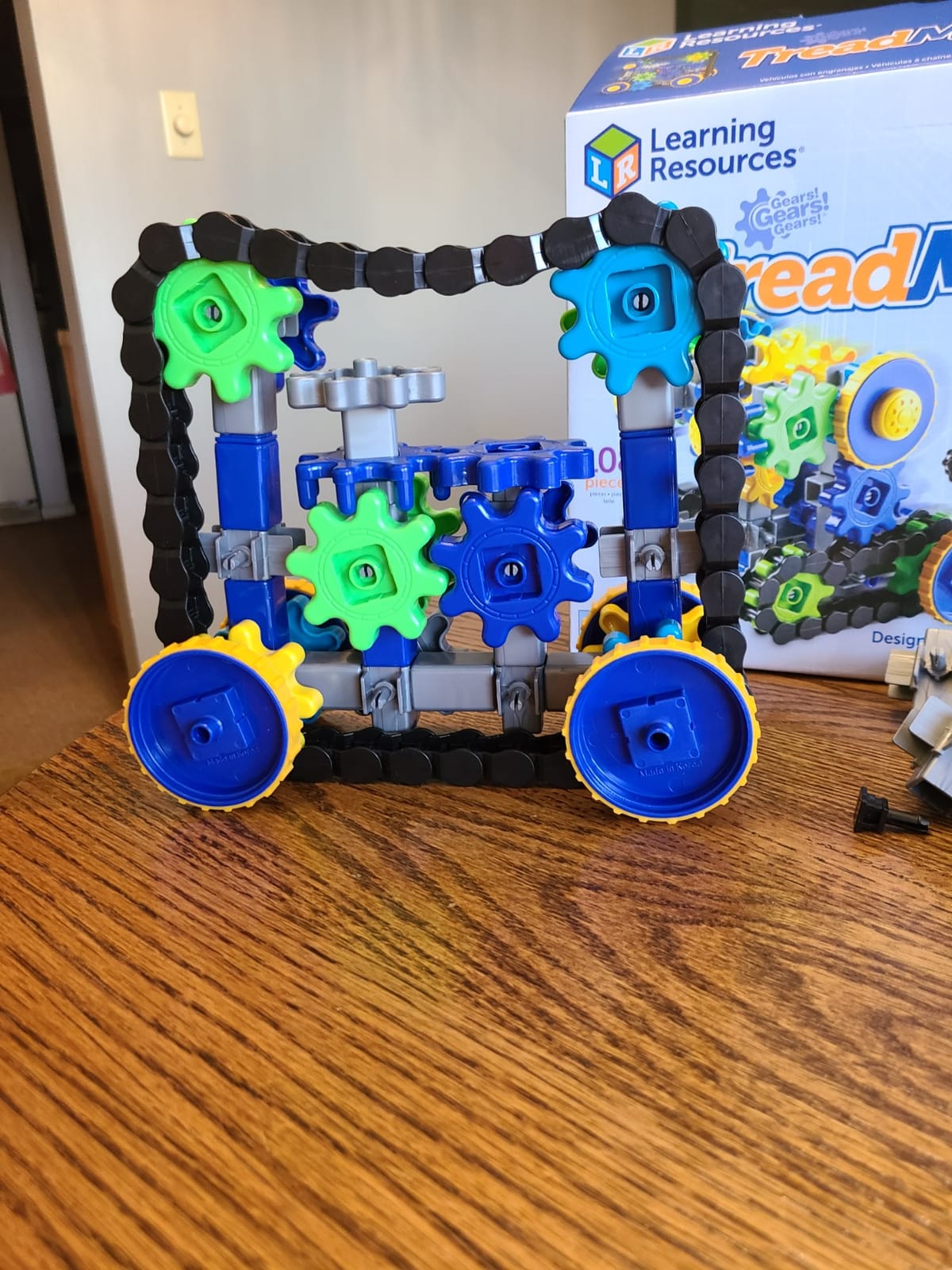 Learning Resources Gears! Gears! Gears! Treadmobiles Building Set, STEM Toys, Develops Early Engineering Skills, 108 Pieces, Ages 5+ customer photo 1