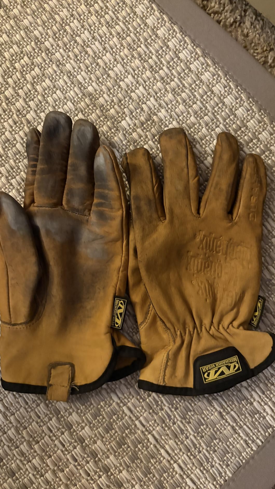 Mechanix Wear Leather Cow Driver Gloves, Tan, Breathable Driver Gloves with Elastic Cuff, Water-Resistant Leather customer photo 2