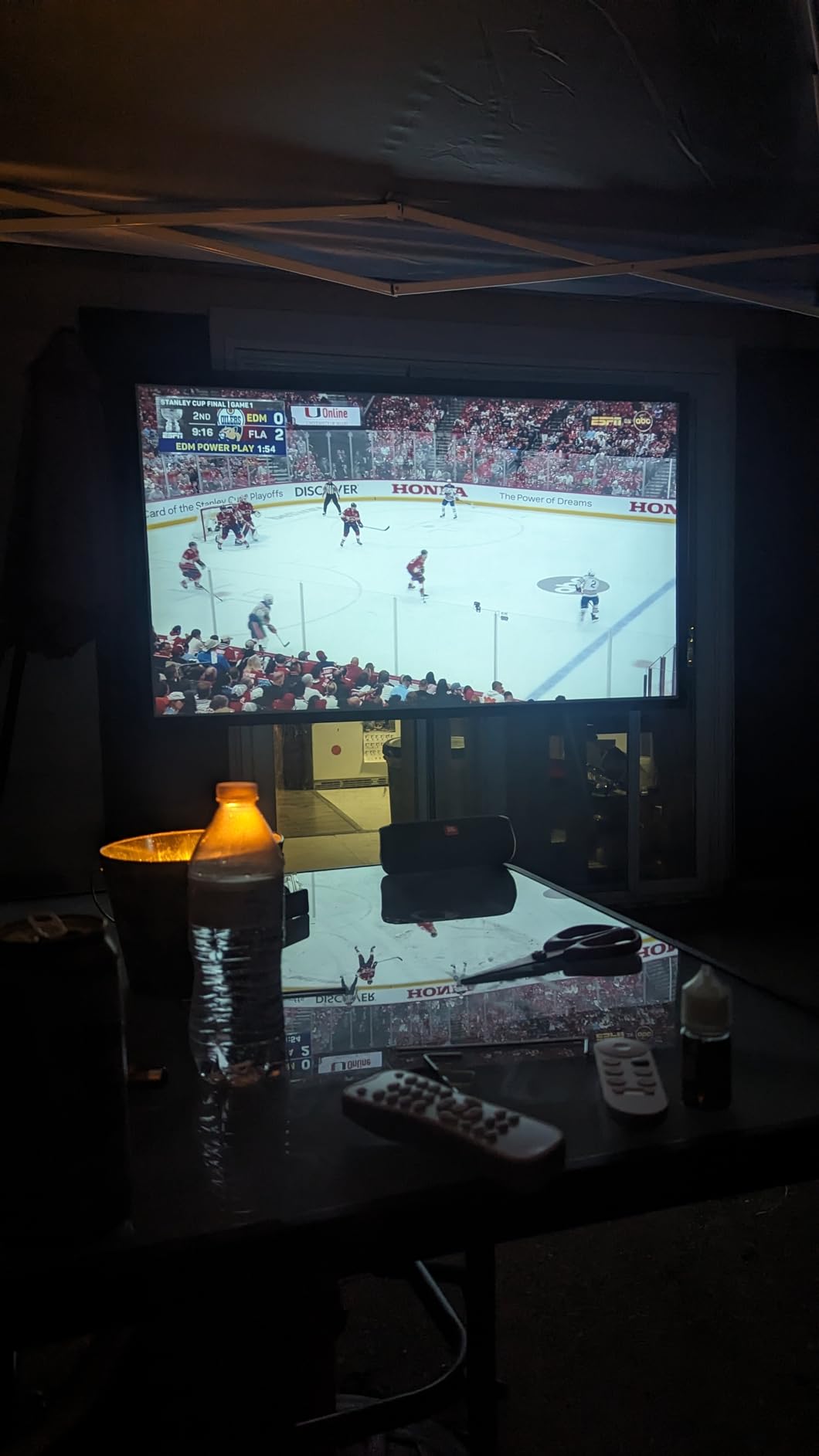 Projector Screen with Stand, 100 Inch Outdoor Projection Screen 16:9 and Tripod Stand, Portable Projector Screen, 1.2 Gain, Lightweight and Compact, Easy Setup, Idea for Home Cinema, Backyard Party. customer photo 1