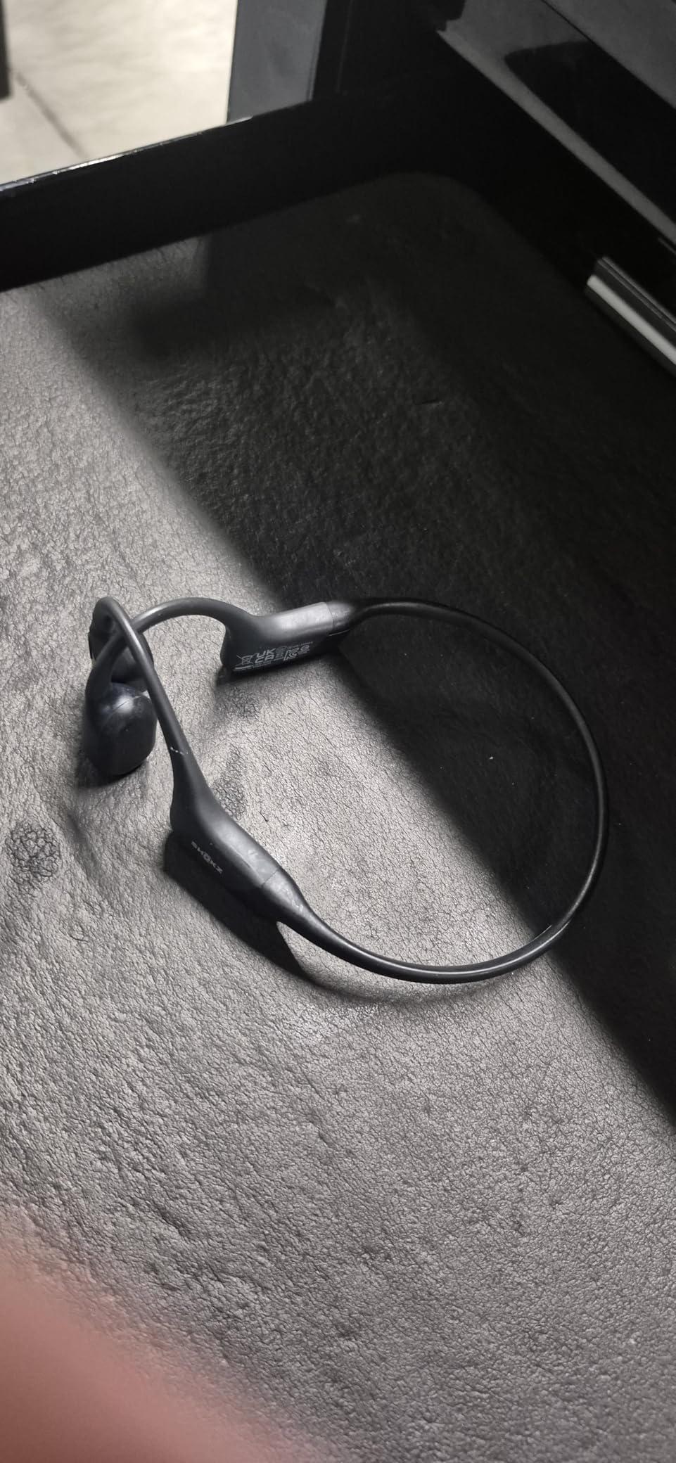 SHOKZ OpenRun Bone Conduction Open-Ear Bluetooth Sport Headphones, Black customer photo 1