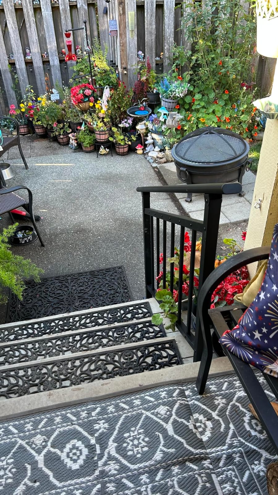 Metty Metal 4-Step Hand Rails for Outdoor Steps with Black Balusters | Sturdy wrought iron handrail for 4-step porches, decks, patios and garage entries; mounts to concrete, brick or wood customer photo 1