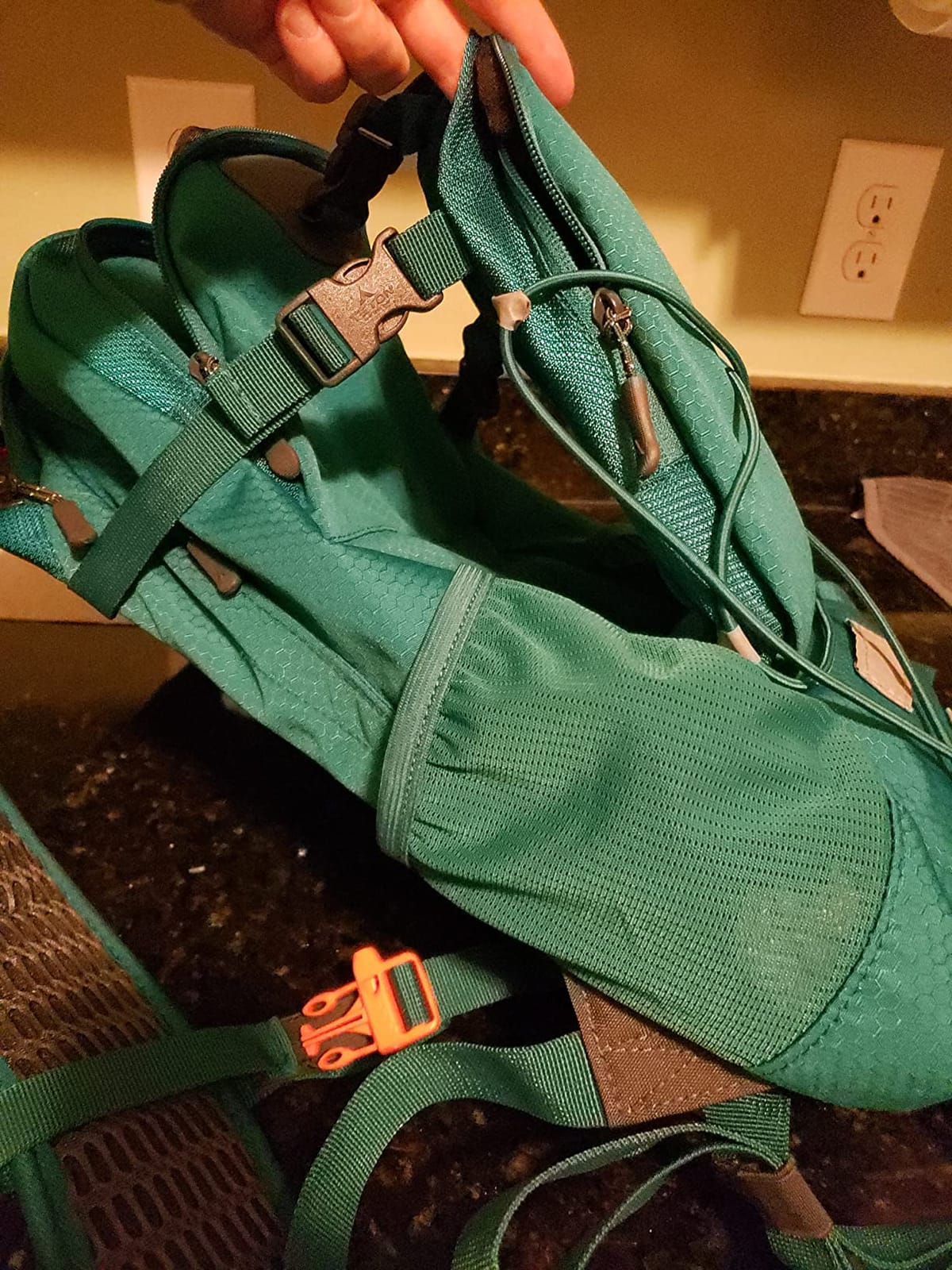 Teton Oasis/Trailrunner Hydration Backpack - Lightweight Water Pack with 2L/3L Bladder for Hiking, Running, Cycling, Biking 18L/22L Sizes - Sewn-in Rain Cover - Fits Men and Women customer photo 2