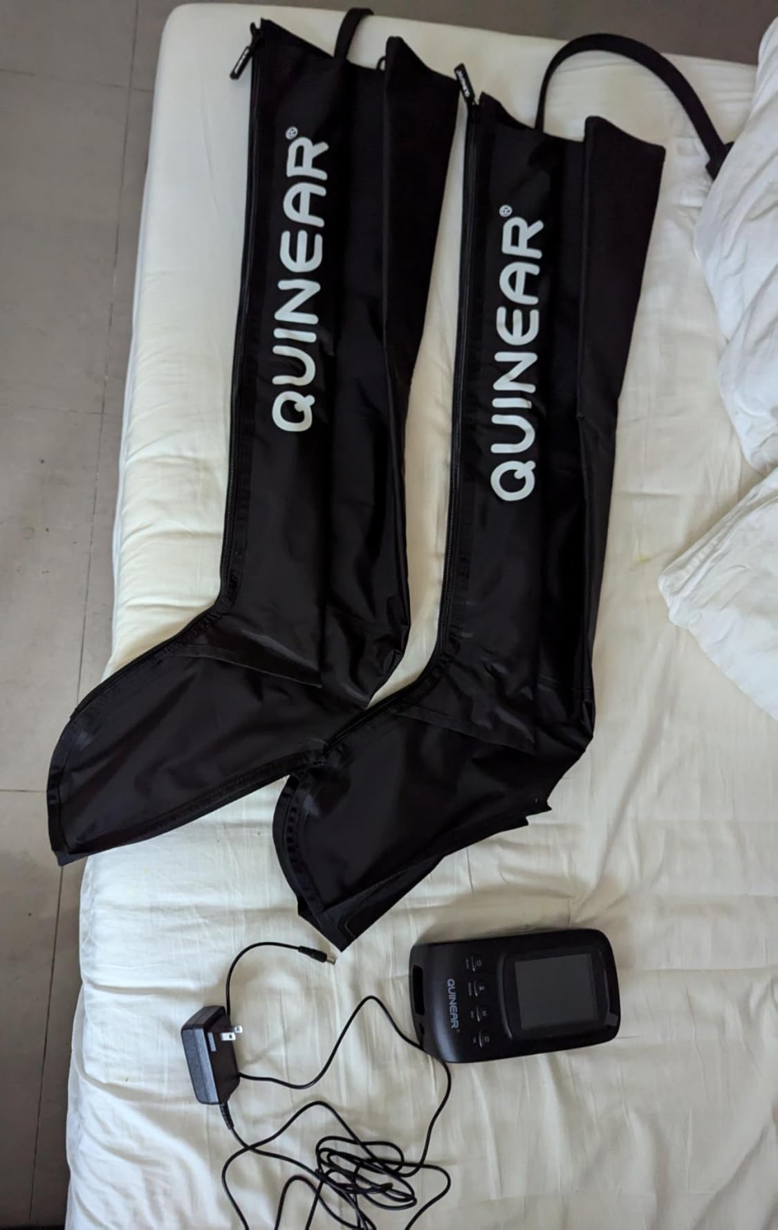 Leg Recovery Compression System for Athlete Post Workout, Professional Sequential Device for Massage Therapy, Foot and Leg Recovery Boots, Improve Circulation Reduce Muscle Soreness (Medium) customer photo 1