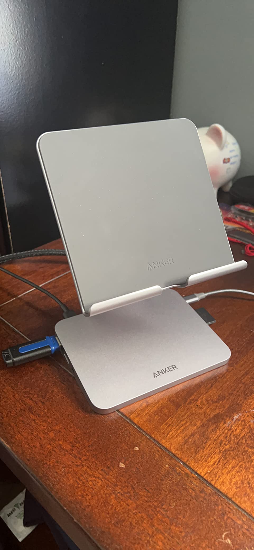 Anker USB C Hub for iPad, 551 USB-C Hub (8-in-1), with Foldable Tablet Stand, 4K HDMI, 2 USB-A Data Ports, 100W PD-IN, SD/TF Card Reader customer photo 2