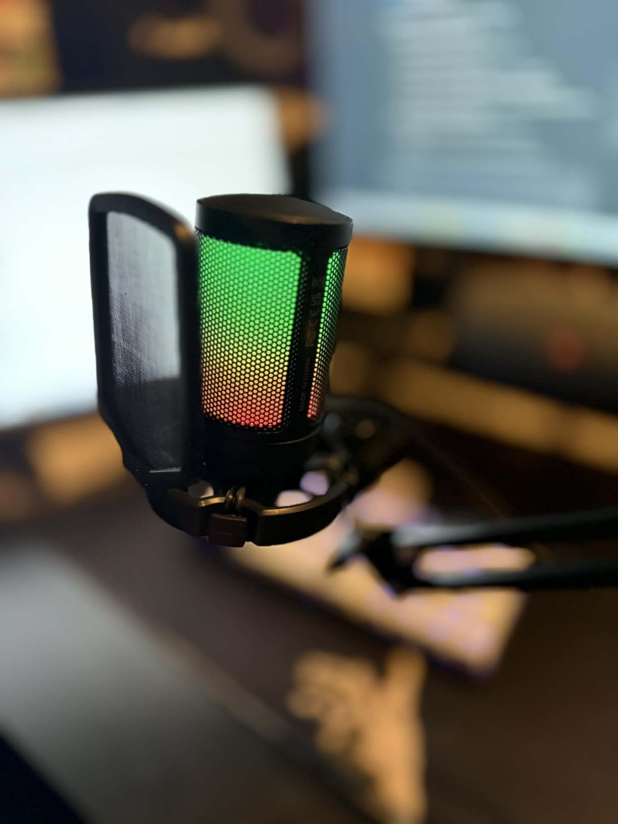 FIFINE AmpliGame A6T USB Gaming Microphone Kit, Condenser Mic for Streaming | Mute Button, RGB Indicator, Boom Arm, Gain Control, Pop Filter, Shock Mount, for PC PS4/5 Discord Twitch Podcasts YouTube customer photo 1