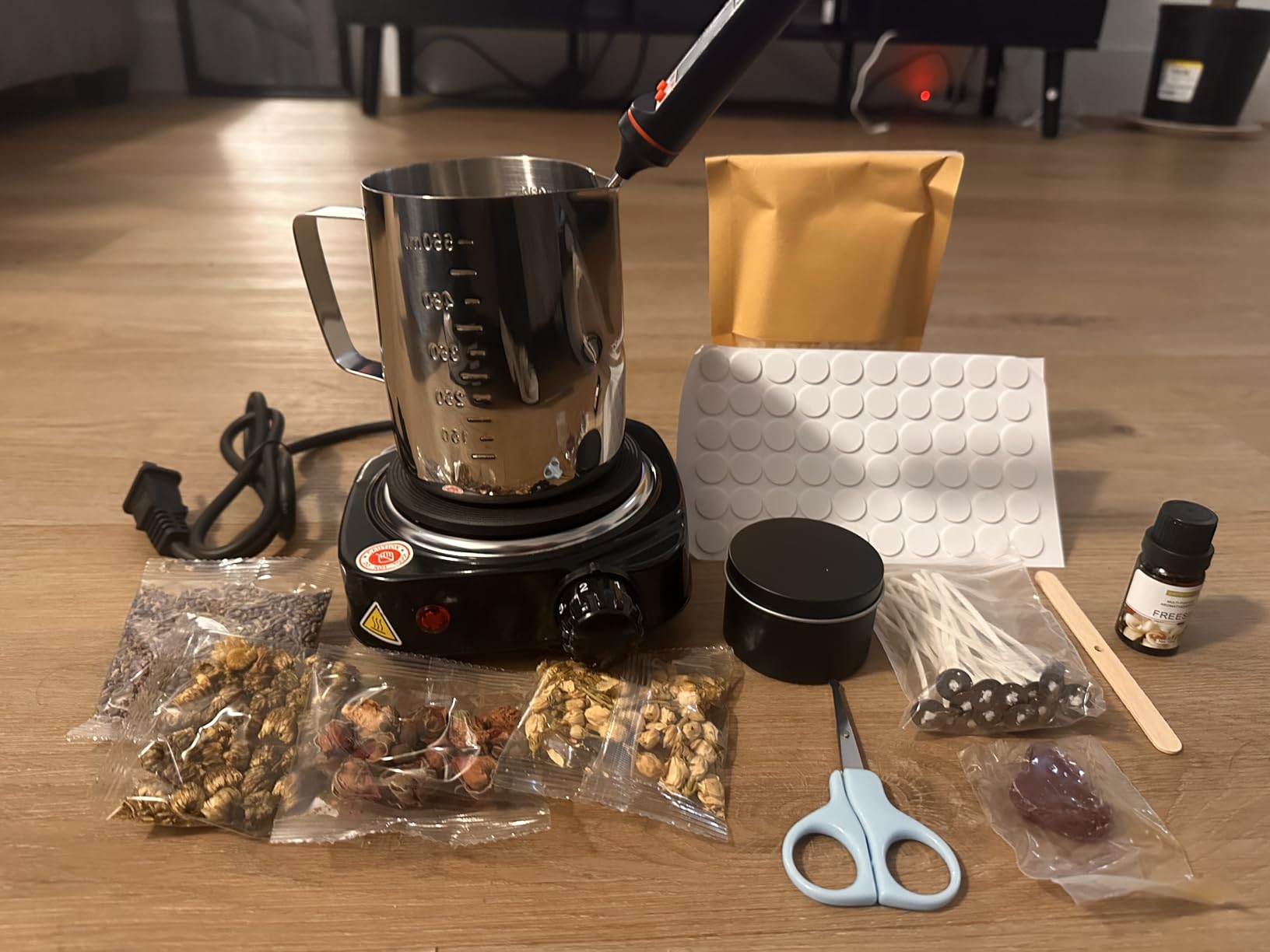 Complete Candle Making Kit with Wax Melter,Candle Making Supplies,DIY Arts&Crafts Kits Gift for Beginners,Adults,Including 500w Electronic Stove,Wicks,Wax,Rich Scents,Dyes,Melting Pot,Candle tins customer photo 2