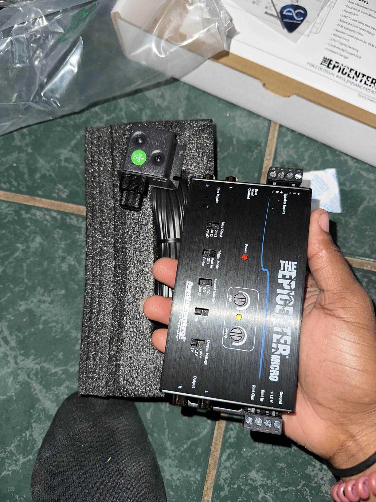 AudioControl The EPICENTER Micro Bass Restoration Processor & Line Output Converter, Compact Car Audio Bass Booster Enhancer, Line Level & Speaker Level Inputs, Includes Dash Mount Remote Control Knob customer photo 2