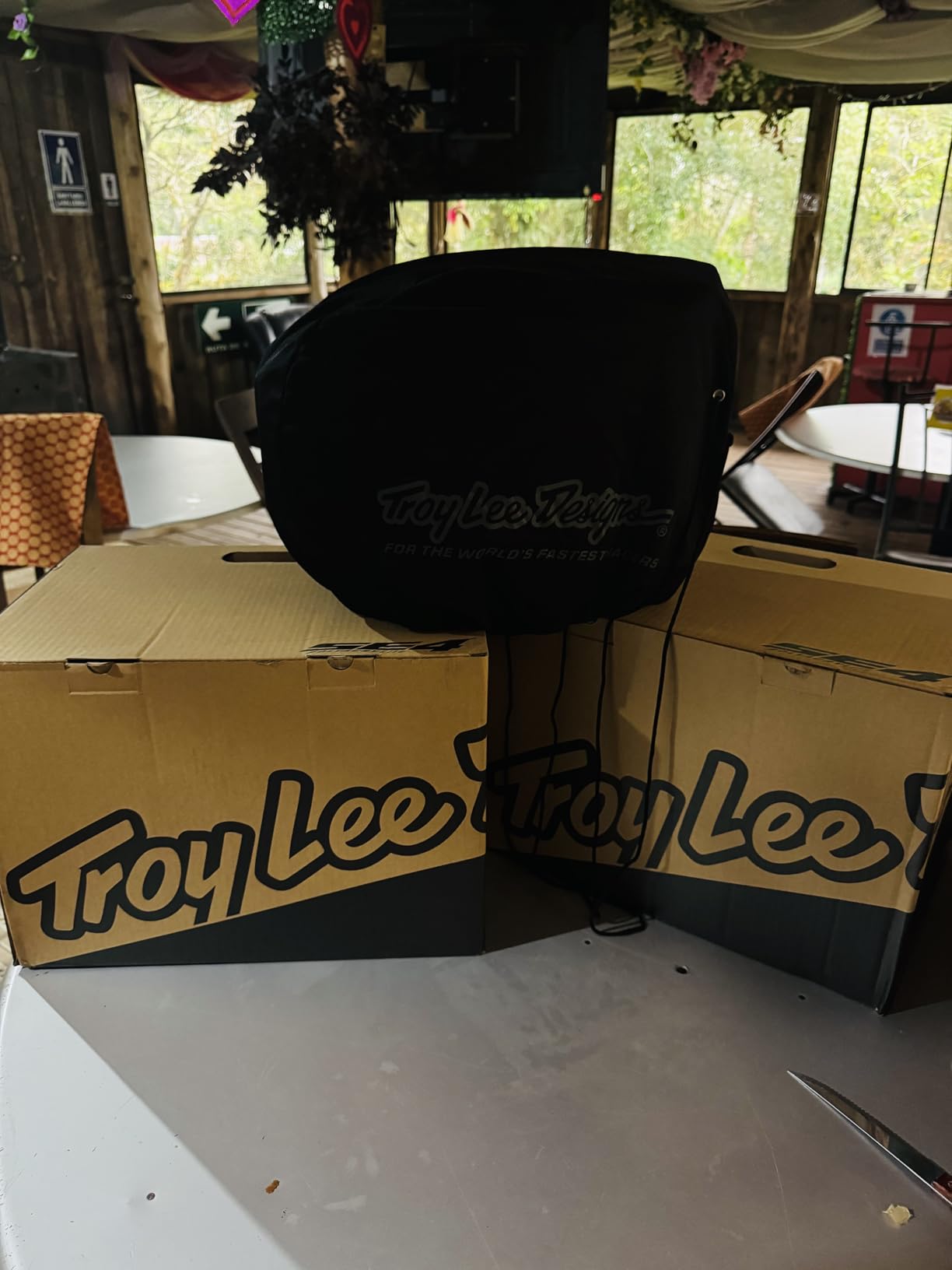 Troy Lee Designs SE4 Polyacrylite Adult Motocross Off-Road Dirt Bike Helmet with MIPS customer photo 1