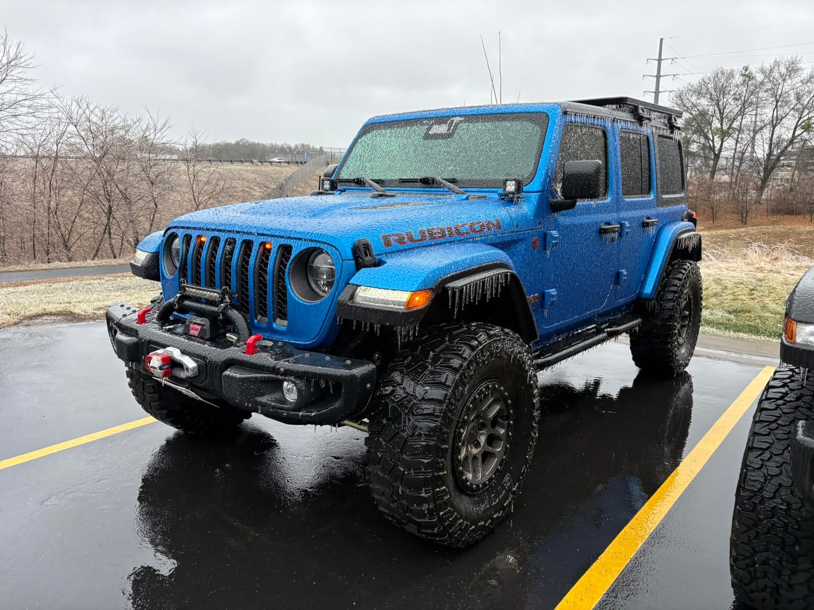 Quadratec QRC Side Armor Rocker Guards with Step, Pair of 2 - Fits Jeep Wrangler YJ, TJ, JK, JL 2-Door & 4-Door - Solid Welded Steel - Black Powder Coated Finish - Side Step Running Boards (JL 4-Door) customer photo 1