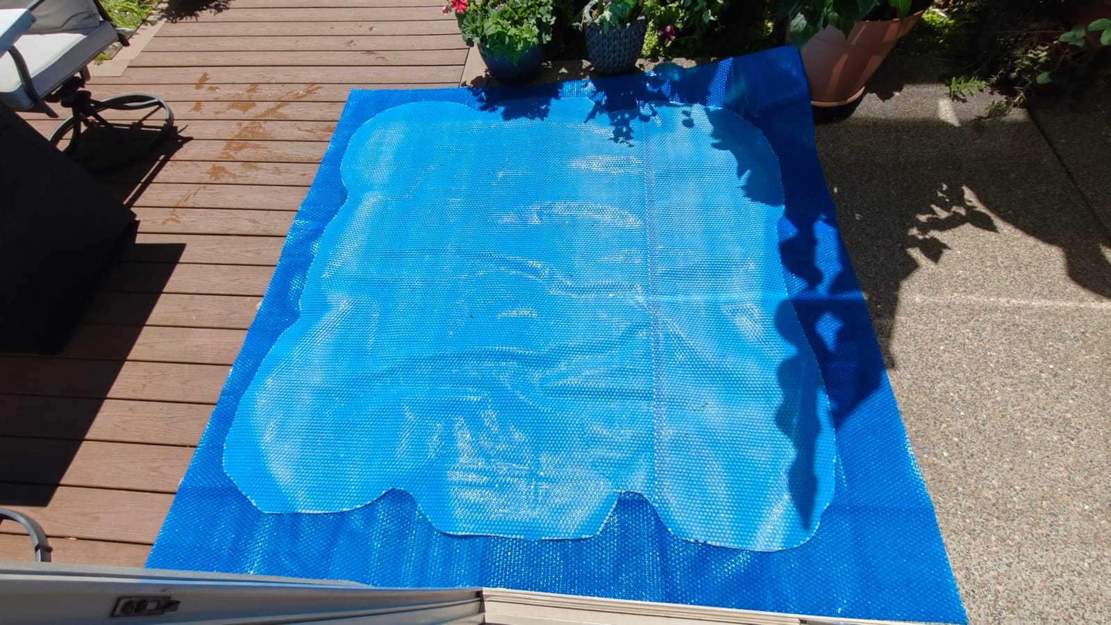 BigXwell Heavy-Duty Solar Pool Cover 12ft Round - 16Mil Blue | Round for Above Ground Pools & Hot Tubs, Heat-Retaining, Cuts Evaporation 95%, Blocks Debris, Easy On & Off customer photo 2