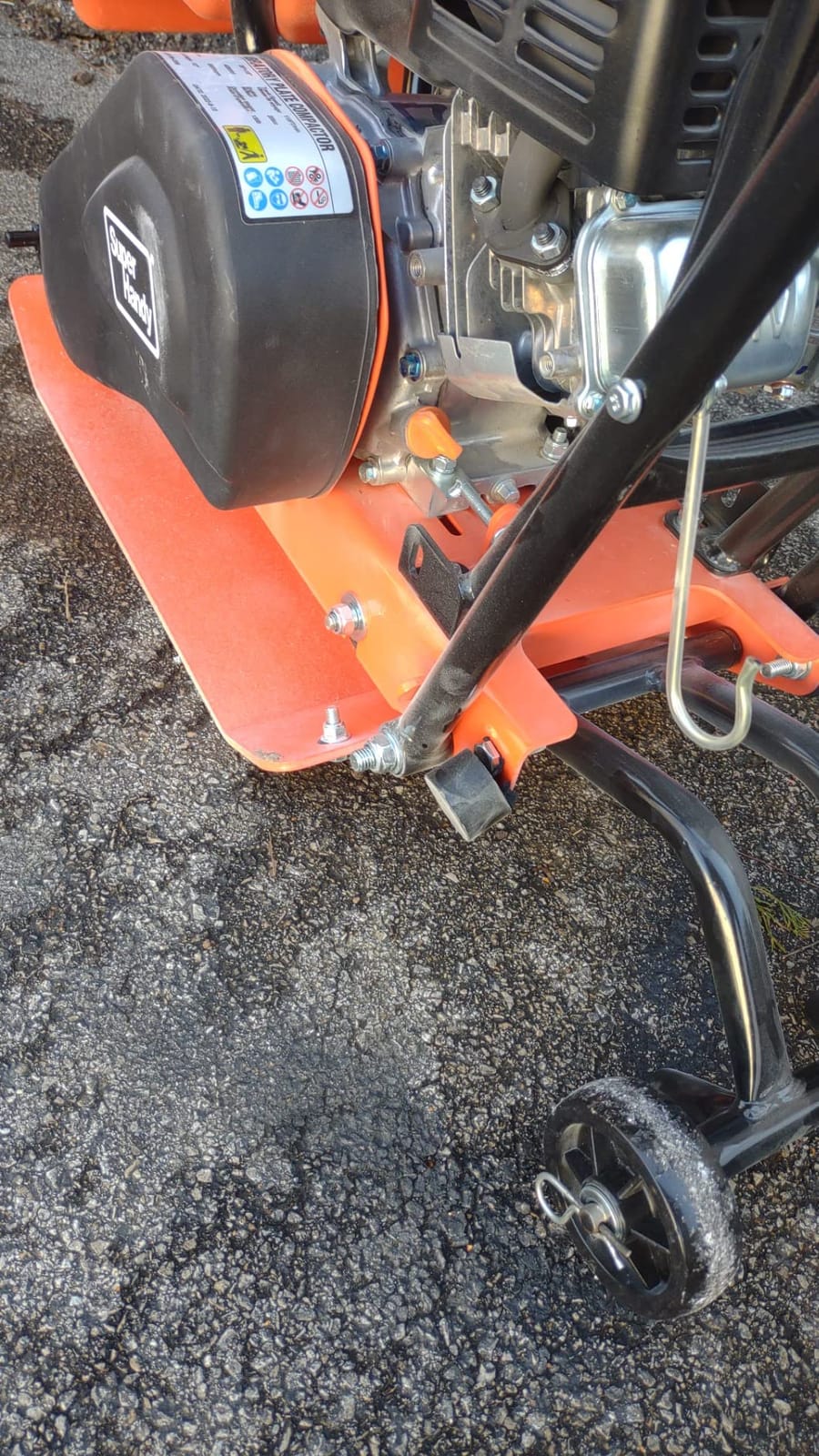 SuperHandy Plate Compactor Heavy Duty 7HP 4200lbs Impact Force - w/Water Tank for Concrete and Dirt customer photo 2