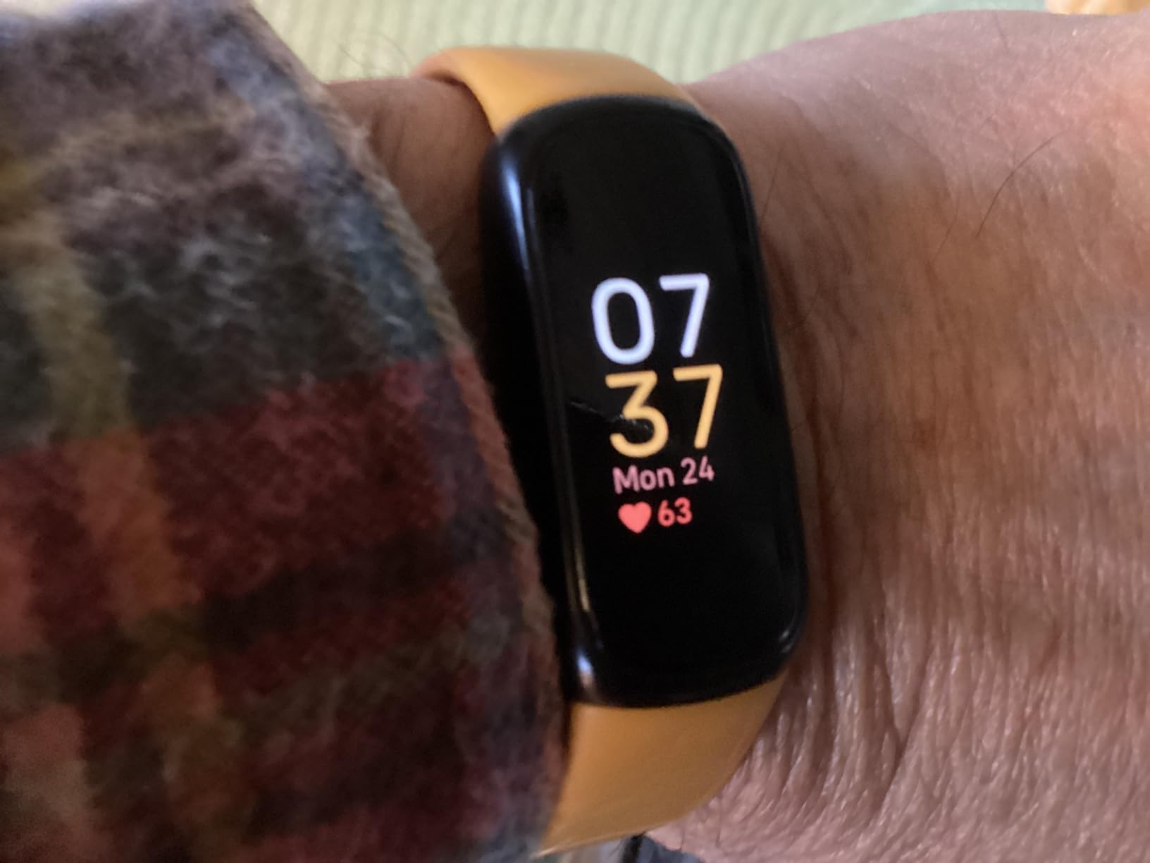 Fitbit Inspire 3 Health & Fitness Tracker with Stress Management, Workout Intensity, Sleep Tracking, 24/7 Heart Rate - 3-Month Google Health Premium Membership Included - Midnight Zen/Black customer photo 1
