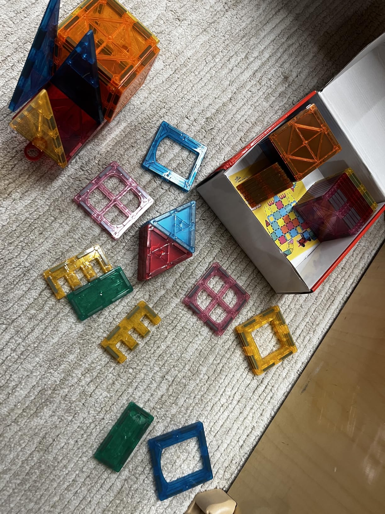 Jasonwell 100pcs Magnetic Tiles Building Blocks Set for Boys Girls Preschool Educational Magnet Construction Kit Stacking STEM Toys customer photo 1