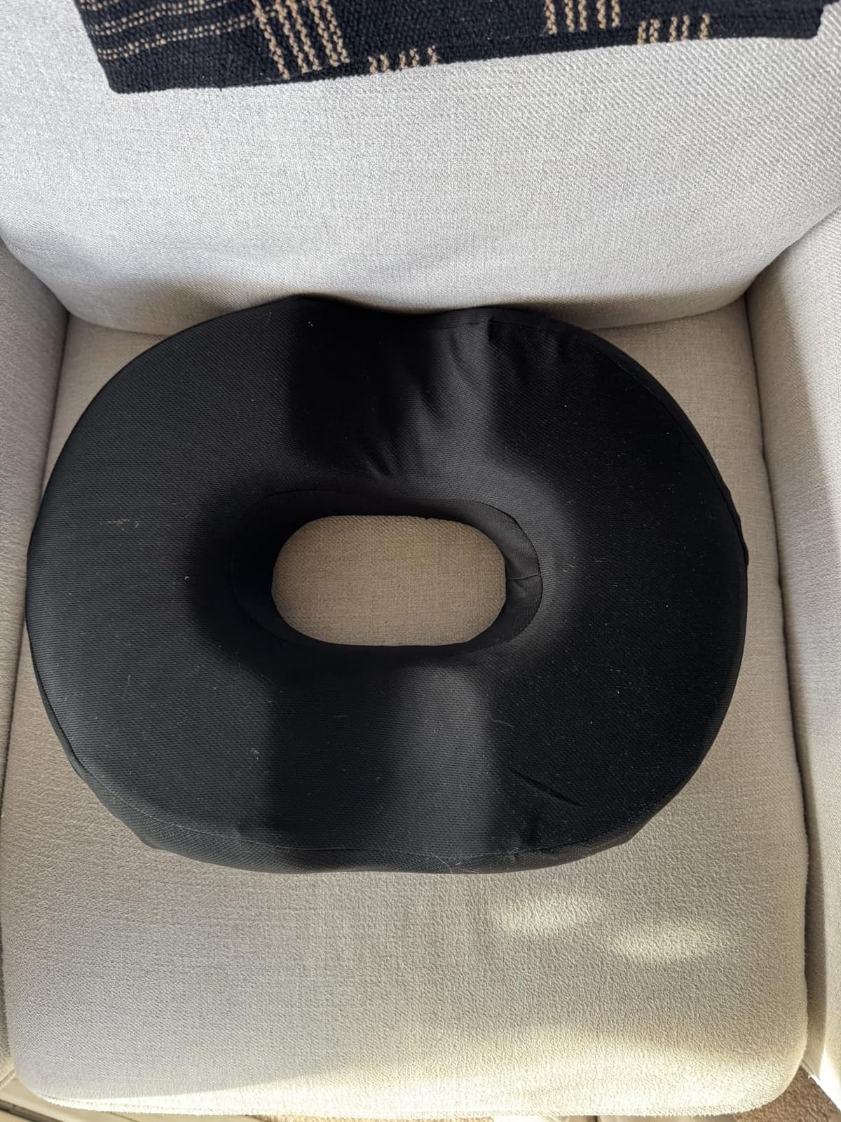 5 STARS UNITED Donut Pillow for Tailbone Pain & Hemorrhoids - Large Memory Foam Lifting Cushion for Bed Sore-Prone Areas & Pressure Relief - Prostate, Postpartum & Pregnancy Support, Black Mesh Cover customer photo 2