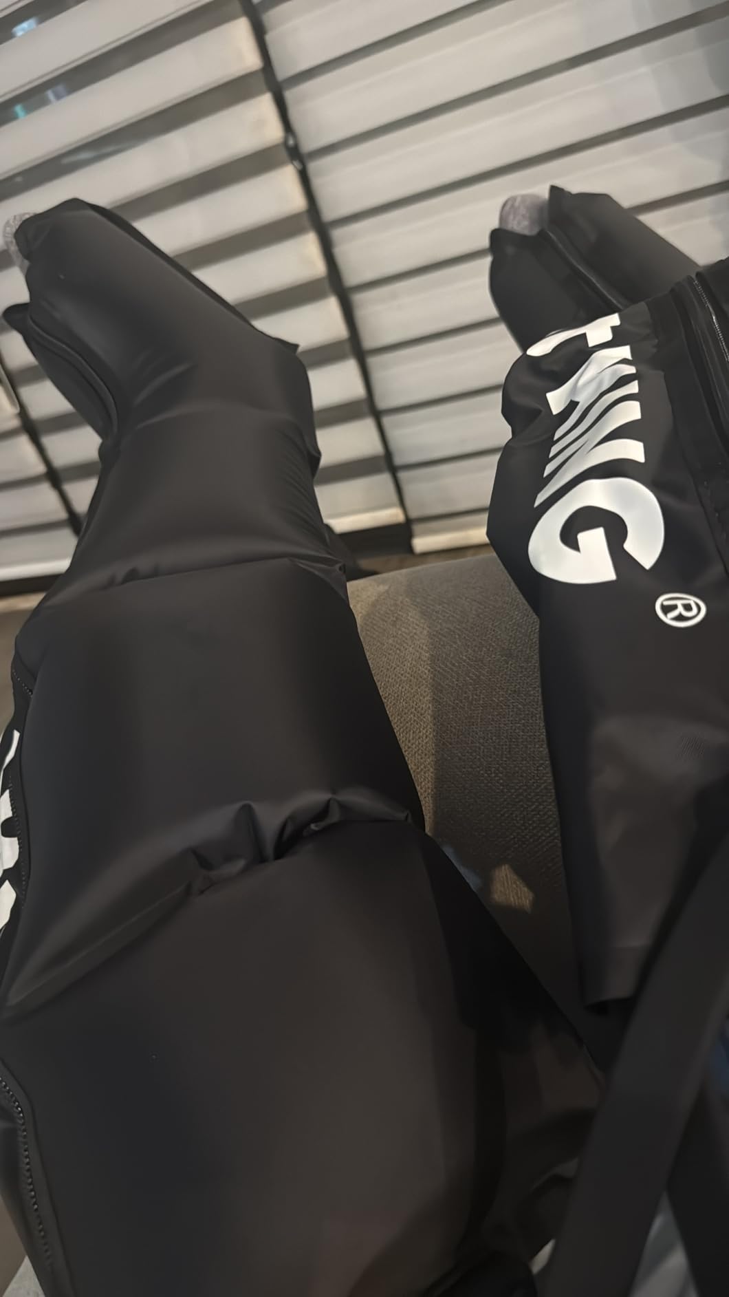 FIT KING Air Compression Recovery System, Full Leg Massager Boots (Medium) customer photo 1