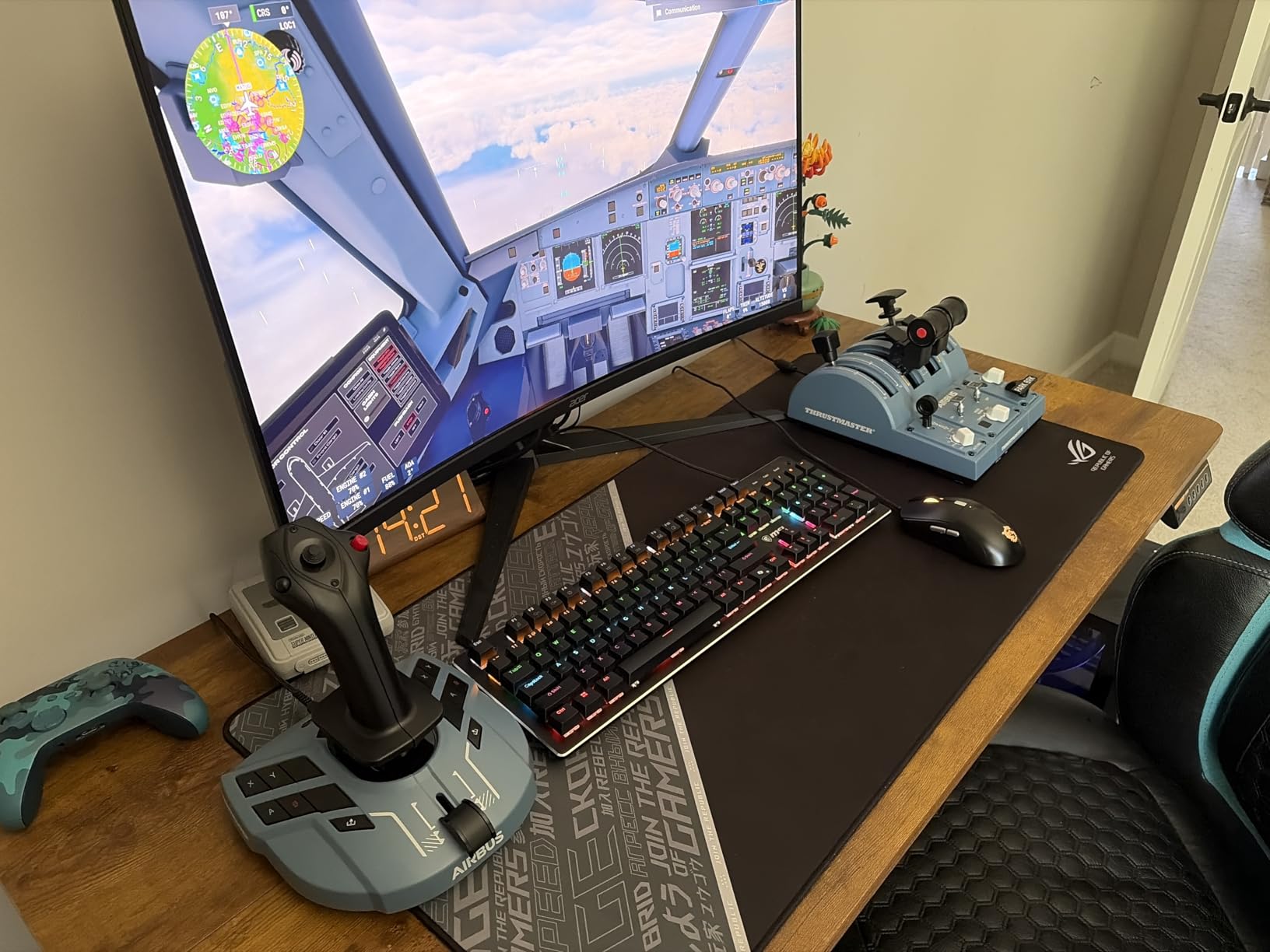 Thrustmaster TCA Captain Pack X Airbus Sidestick & Throttle - XBOX & PC | A320 1:1 replica, 14 remappable buttons, thrust reverser, twist rudder, 31 mappable quadrant buttons, 4 axes, for MSFS customer photo 2