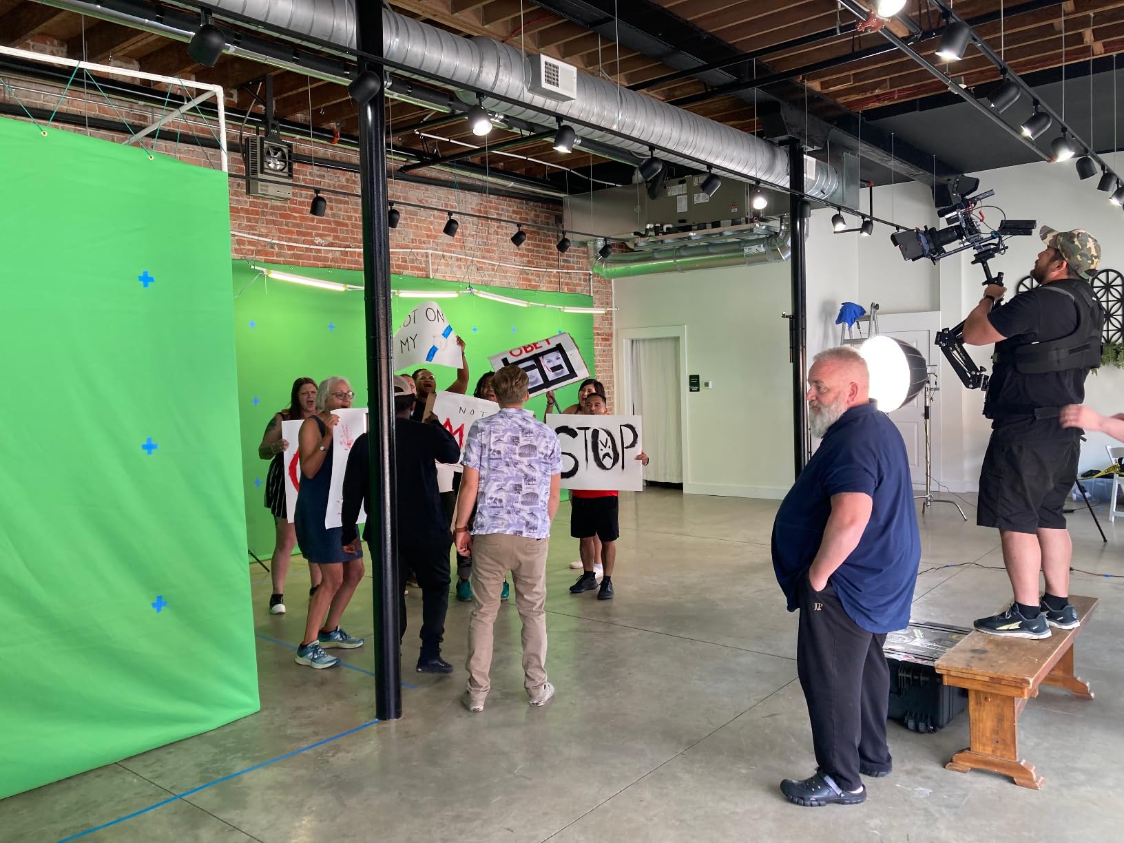 10X20ft Large Green Screen Backdrop for Photography, LCUIRC Two Rod Pocket Chromakey Collapsible Green Polyester Curtain with 4 Clamps for Photography, Zoom Meeting and Game Live Steaming customer photo 1