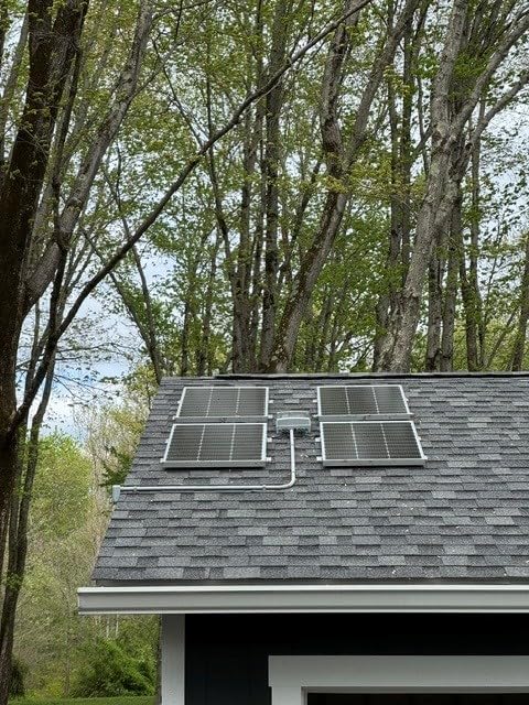 ECO-Worthy 1.6KWH Complete Solar Panel Kit 400W 12V for RV Off Grid | 4 * 100W Solar Panel + 40A MPPT Controller + 2 * 12V 100Ah Lithium Battery + Upgraded 2000W Power Inverter + Bluetooth Module customer photo 1