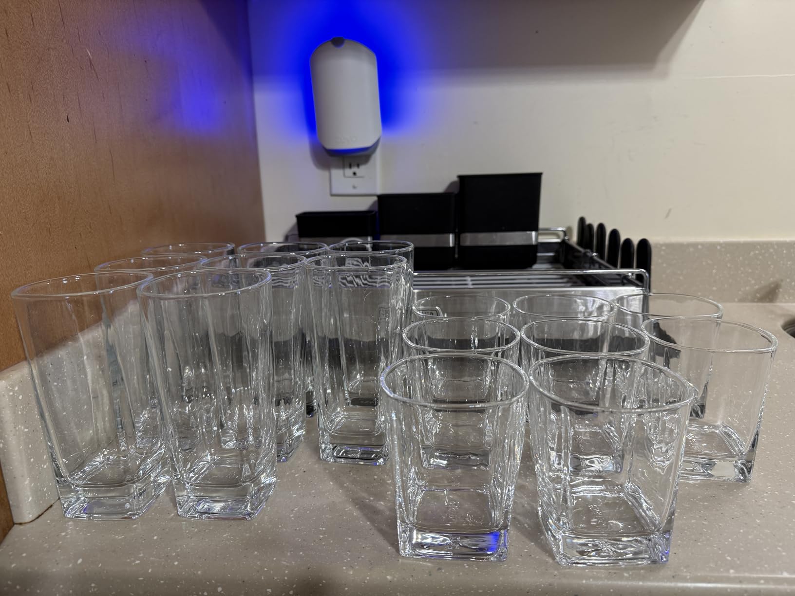Le'raze Collins Everyday Drinking Glasses Set of 16 Drinkware Kitchen Glasses for Cocktail, Iced Coffee, Beer, Ice Tea, Wine, Whiskey, Water, 8 Tall Highball Glass Cups & 8 Short Old Fashioned. customer photo 2